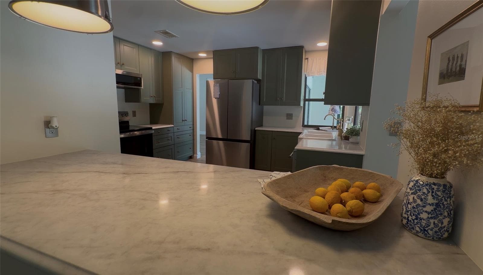 Single Family Residence at 9115 BAY SIDE CT, ORLANDO, photo 19 of 56