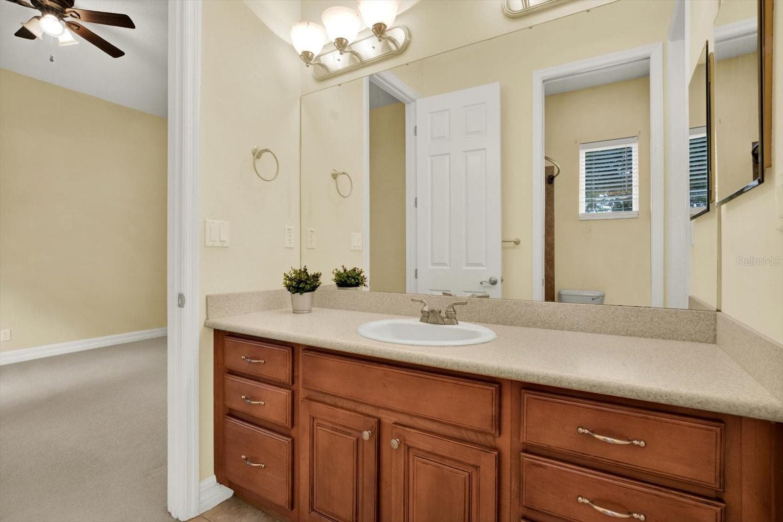 Single Family Residence at 5207 LAKE VENICE DR, WIMAUMA, photo 35 of 68