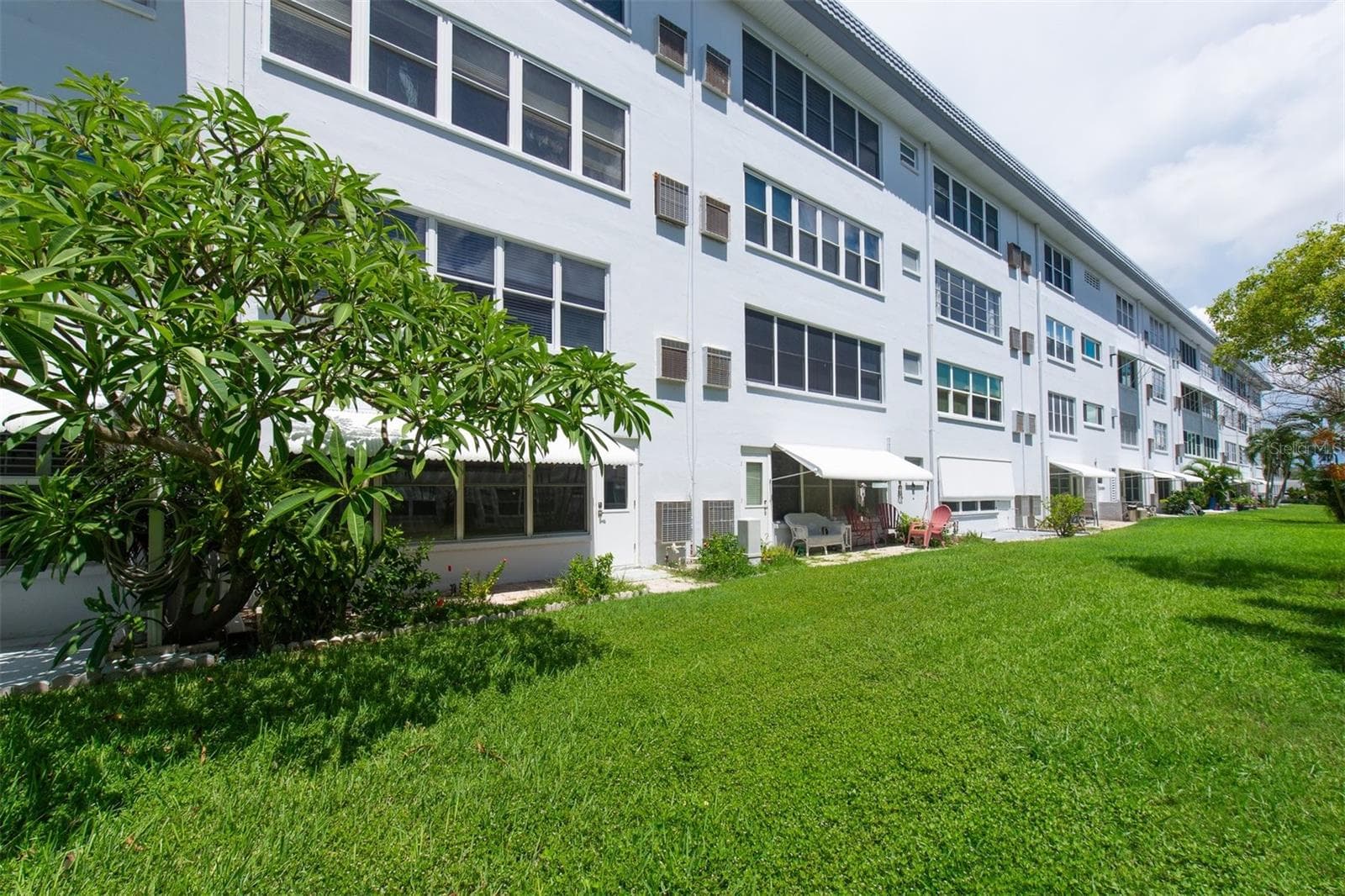 SHADED PATIO - 3018 59TH ST S #111, GULFPORT