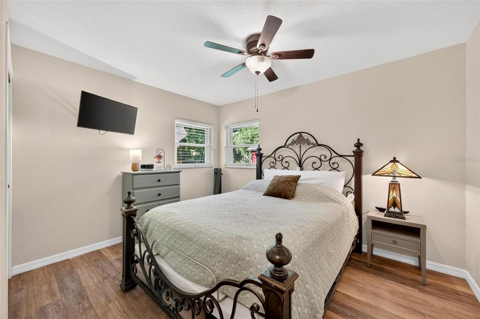 Secondary bedroom - 8106 SPRING DR, YALAHA