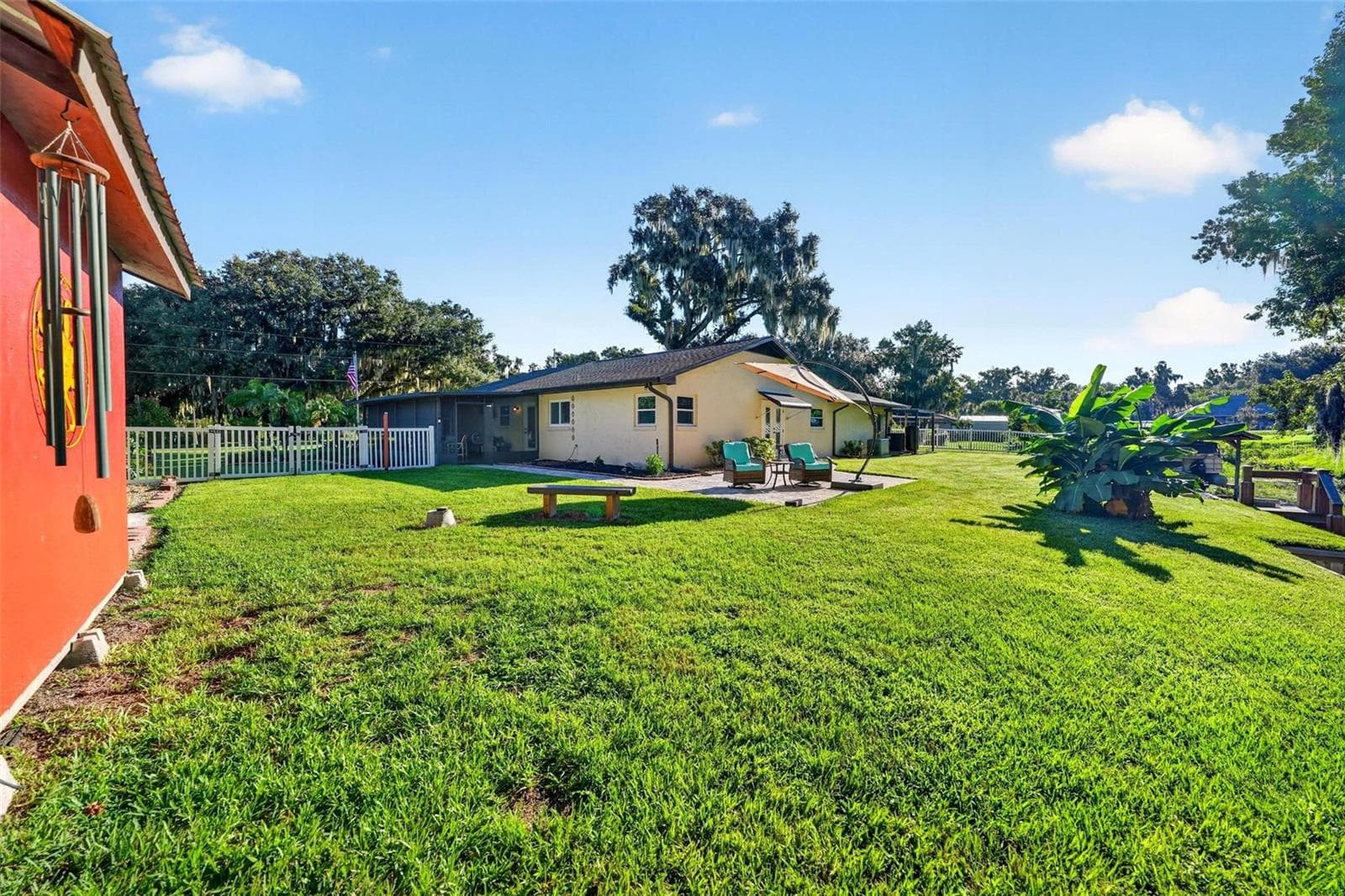Oversized backyard - 8106 SPRING DR, YALAHA