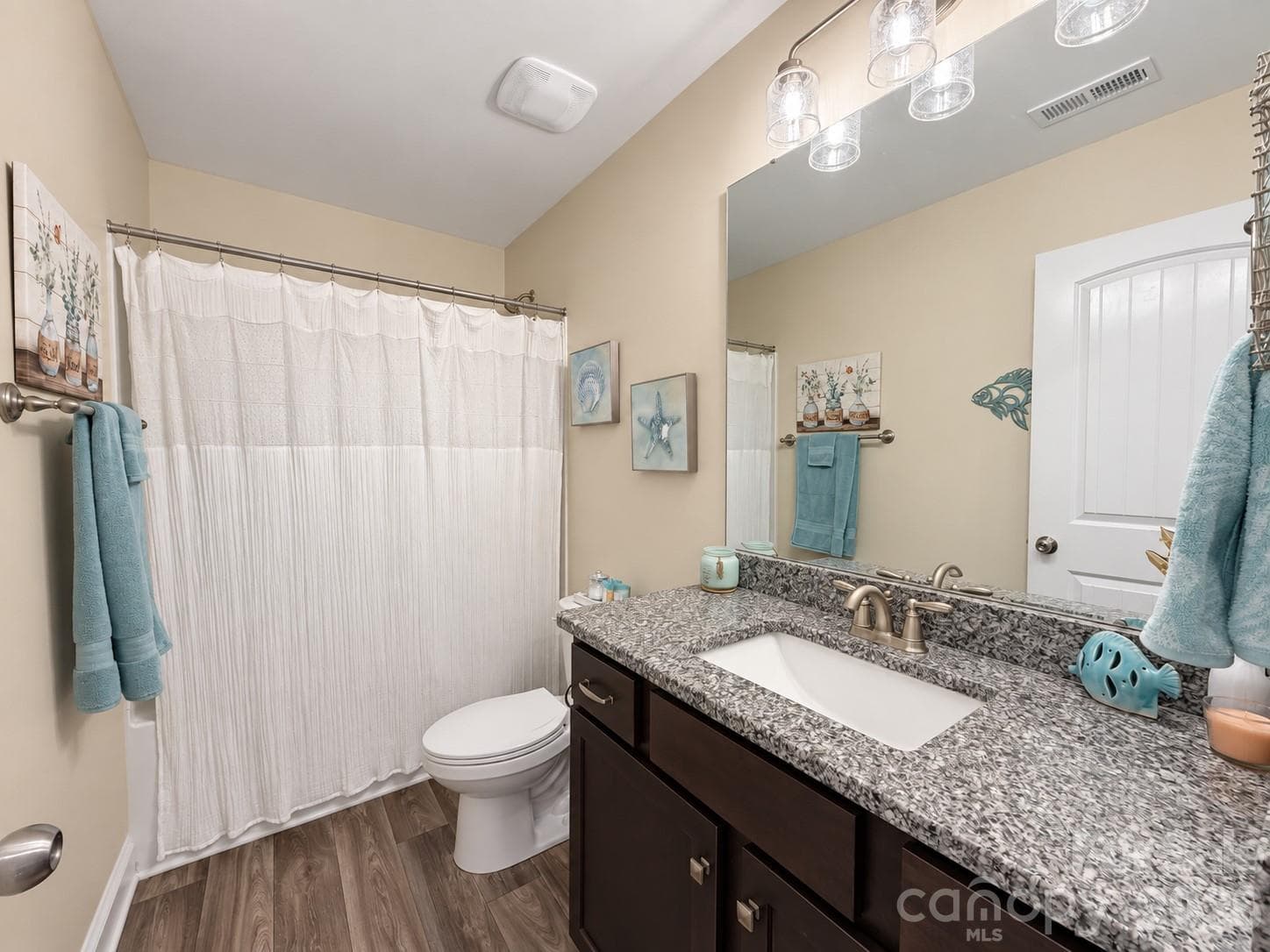 Full bathroom upstairs - 9201 Providence Road S, Waxhaw