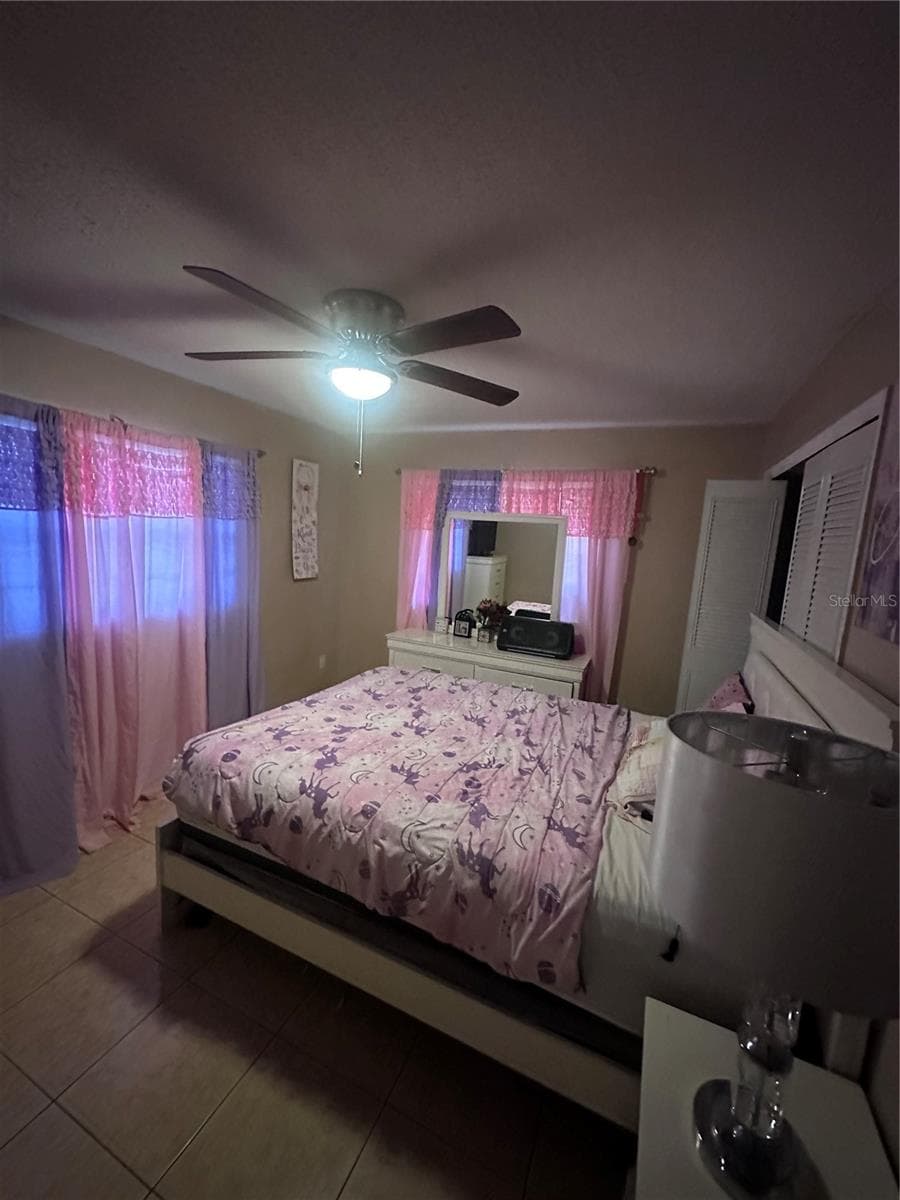 Single Family Residence at 1827 APPLEWOOD CT, ORLANDO, photo 2 of 10