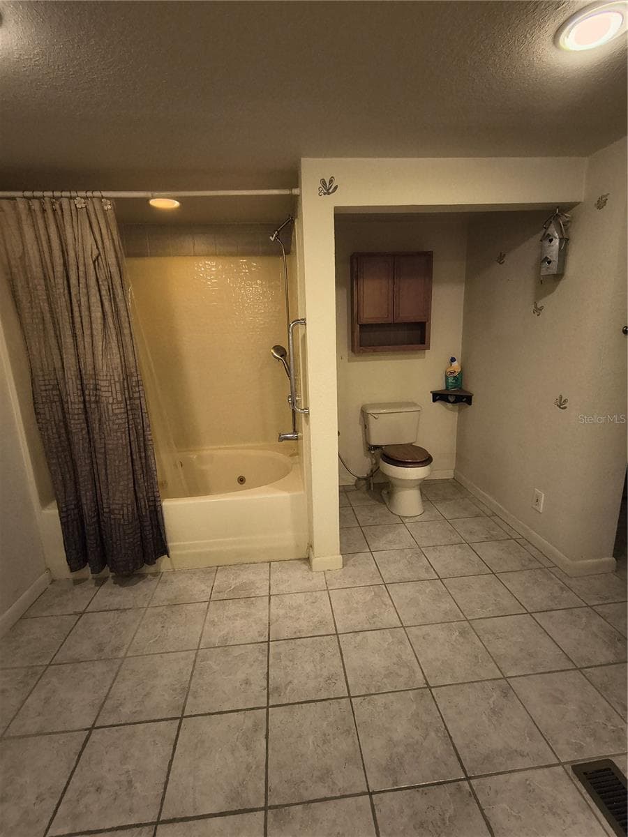 Huge Master Bathroom - 18250 CAUFIELD RD, SPRING HILL
