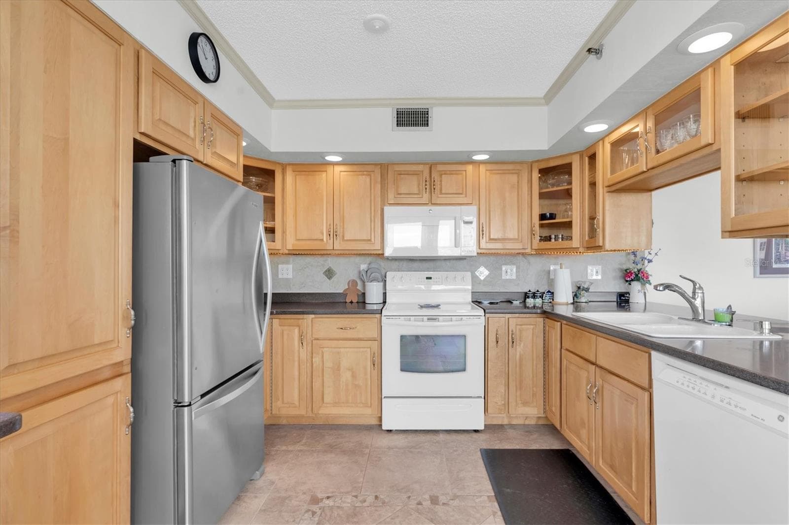 Beautiful kitchen - 6287 BAHIA DEL MAR CIR #602, ST PETERSBURG