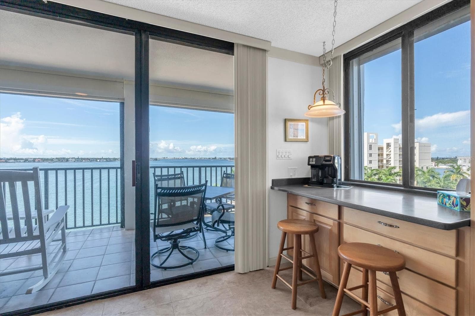 Great woking space in the kitchen - 6287 BAHIA DEL MAR CIR #602, ST PETERSBURG