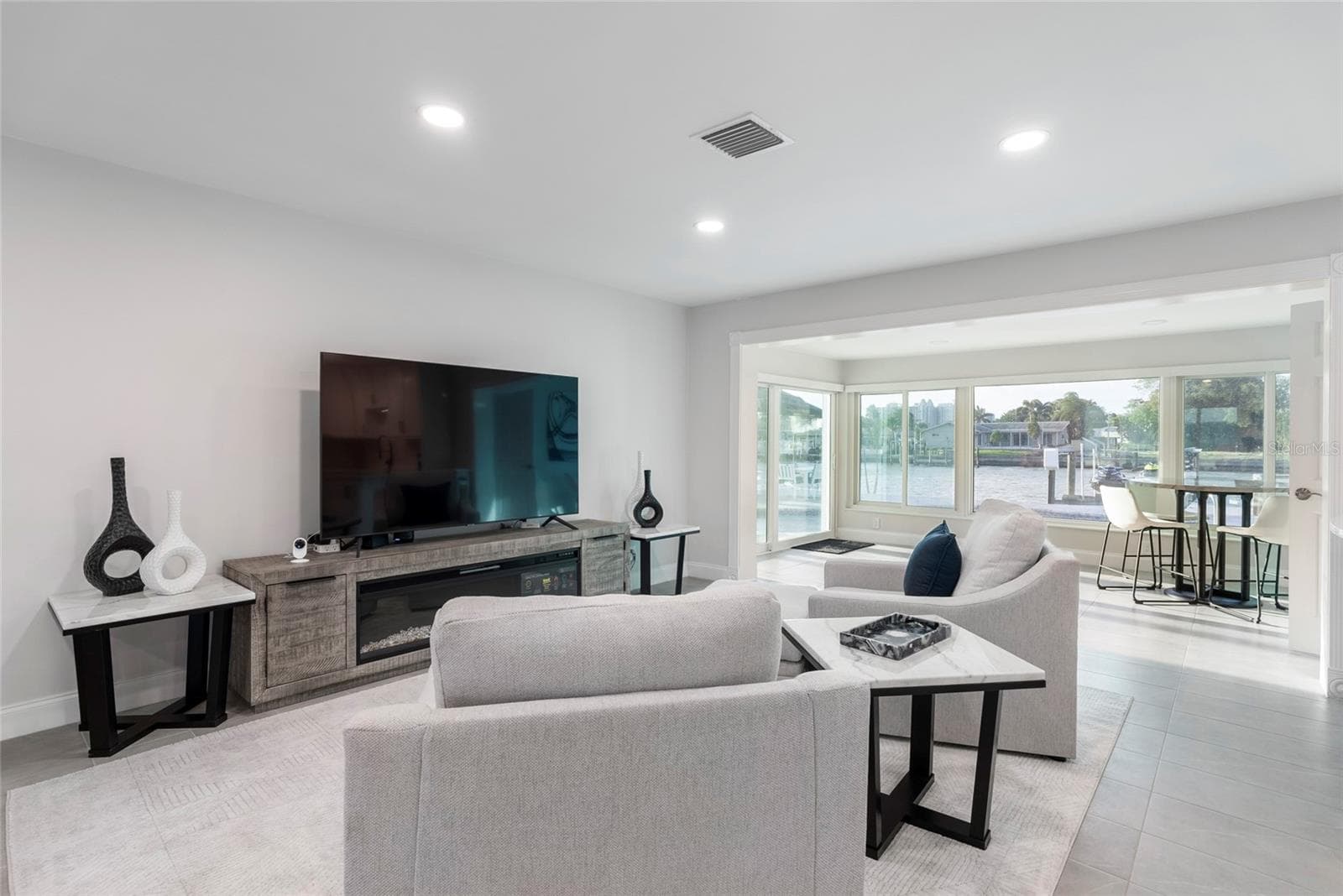 Single Family Residence at 227 HOWARD DR, BELLEAIR BEACH, photo 8 of 56