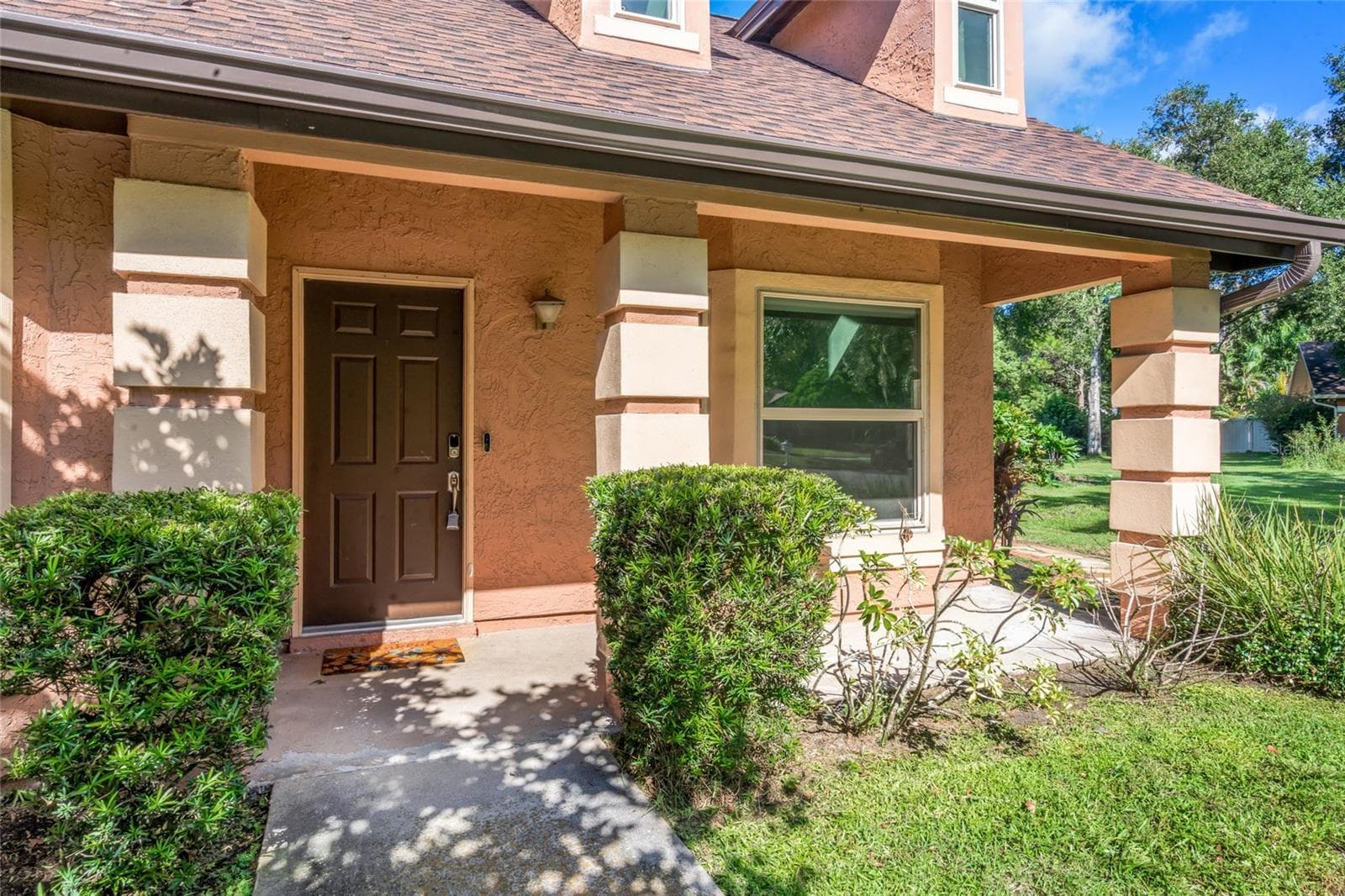 Single Family Residence at 14904 PERRIWINKLE PL, TAMPA, photo 8 of 64