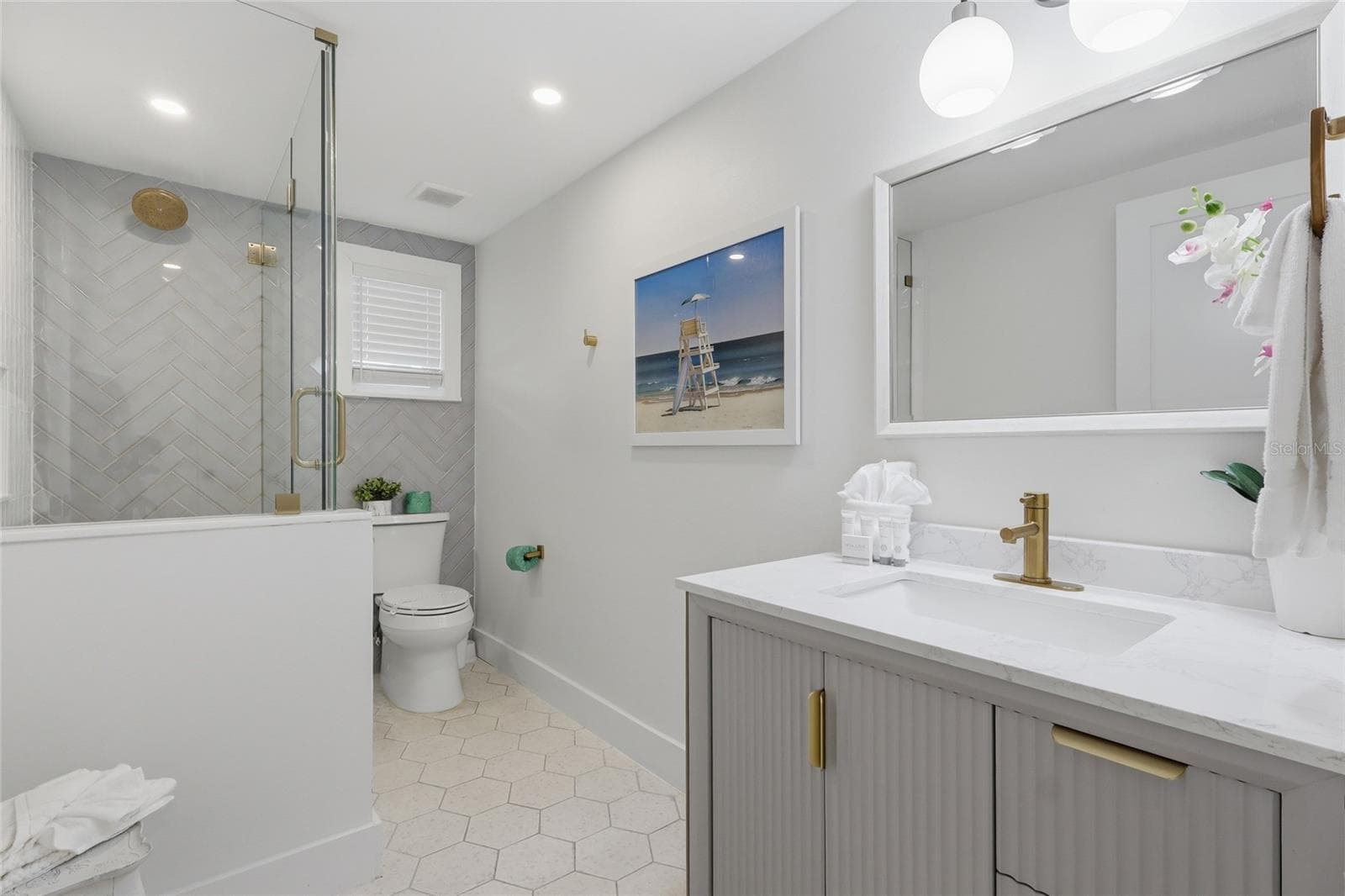 Single Family Residence at 405 28TH ST, HOLMES BEACH, photo 33 of 39