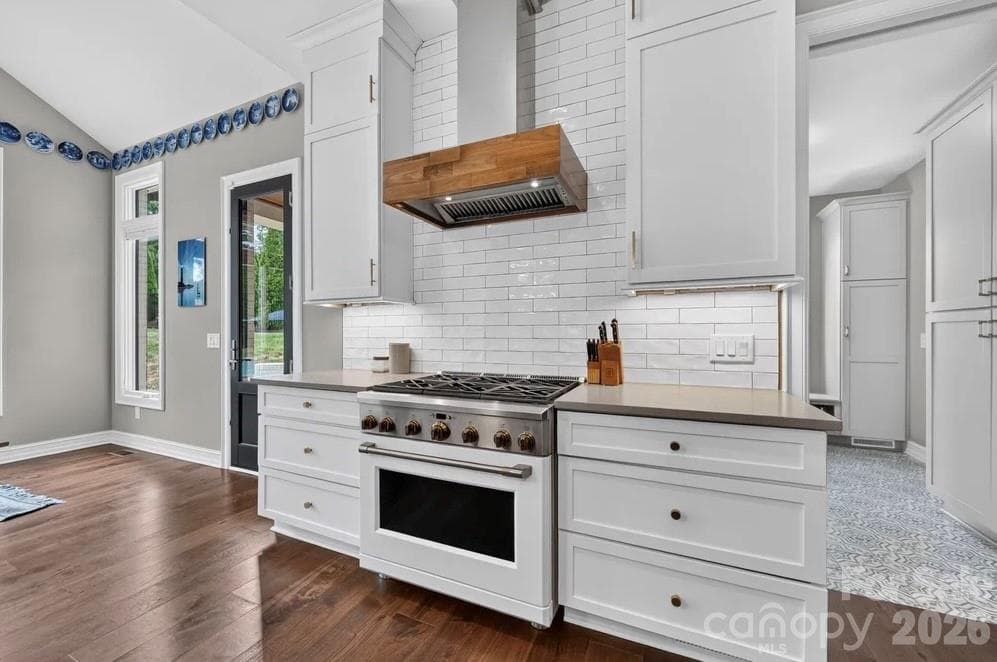 Single Family Residence at 842 Linda Lane, Charlotte, photo 12 of 48