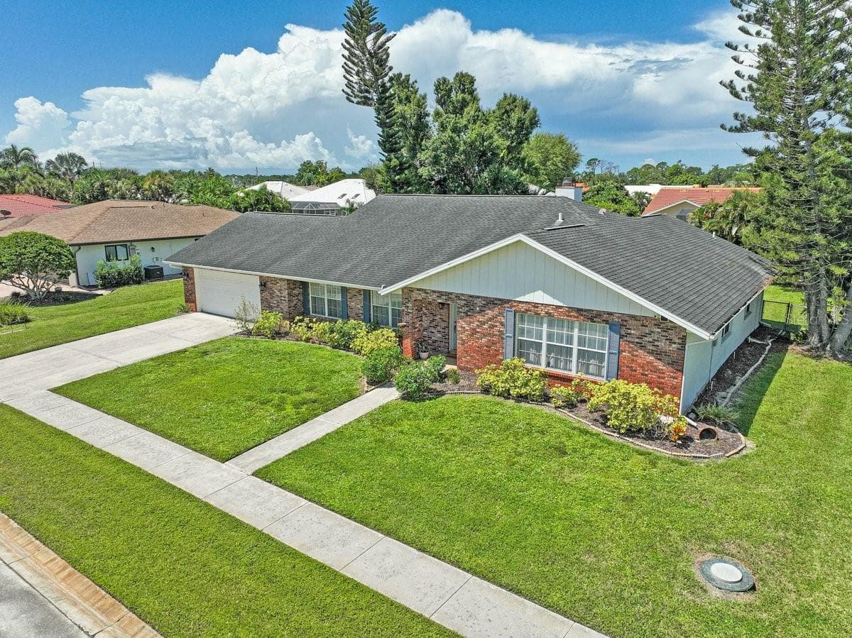 Single Family Residence at 1113 DERIAN PL, NOKOMIS, photo 2 of 34