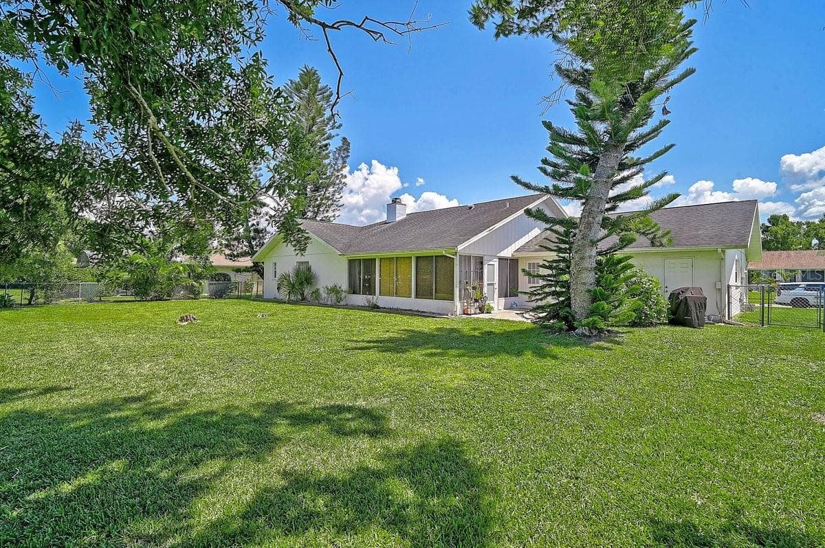 Single Family Residence at 1113 DERIAN PL, NOKOMIS, photo 29 of 34