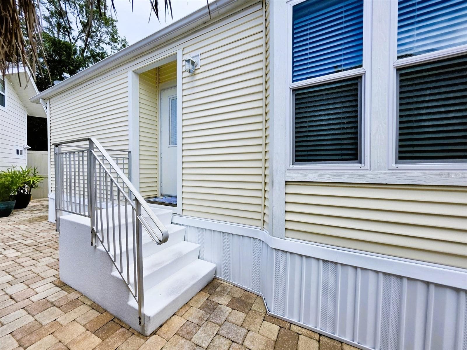 Manufactured Home at 20300 LEONARD - LOT 33, LUTZ, photo 2 of 59