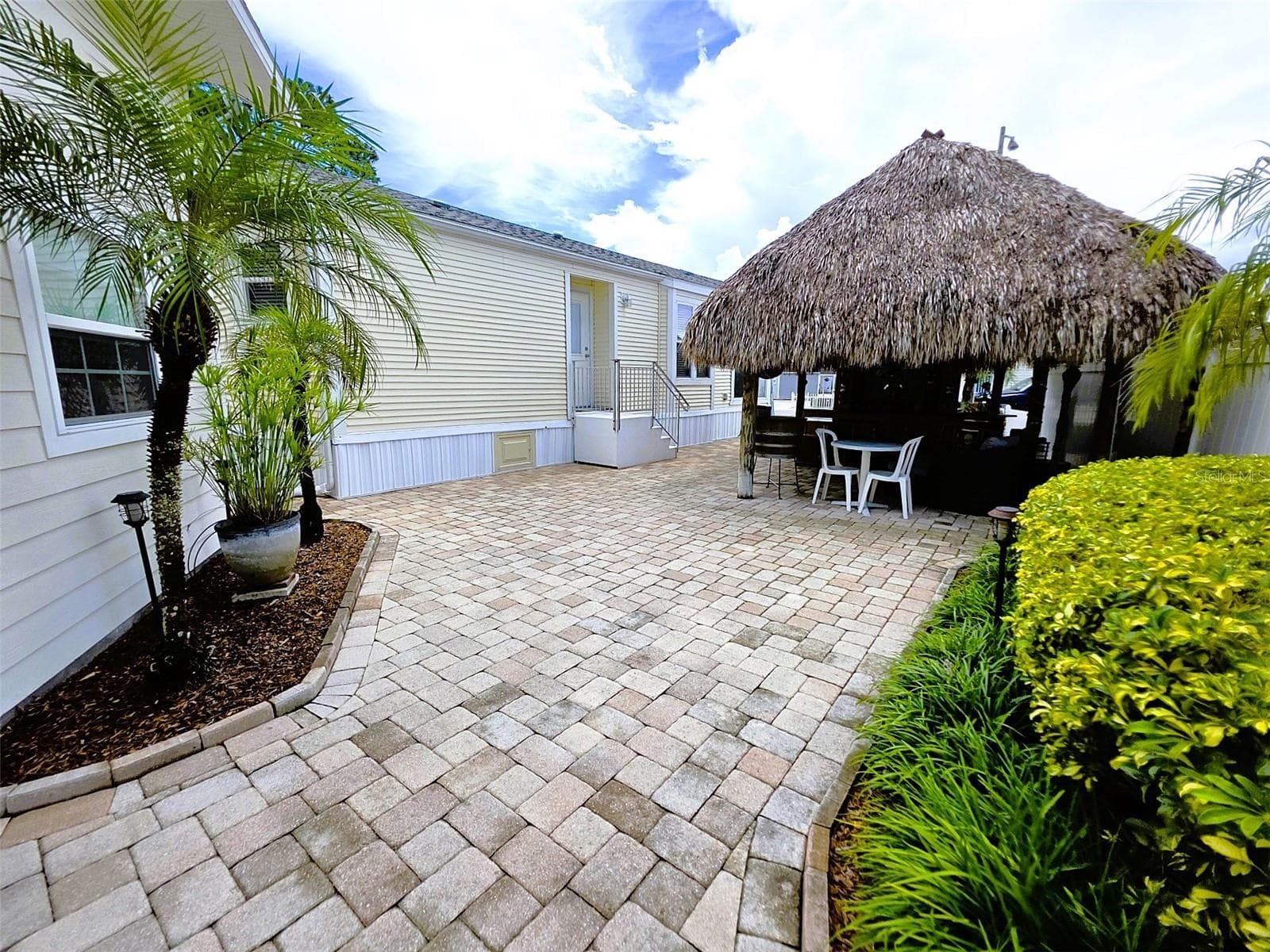 Manufactured Home at 20300 LEONARD - LOT 33, LUTZ, photo 3 of 59