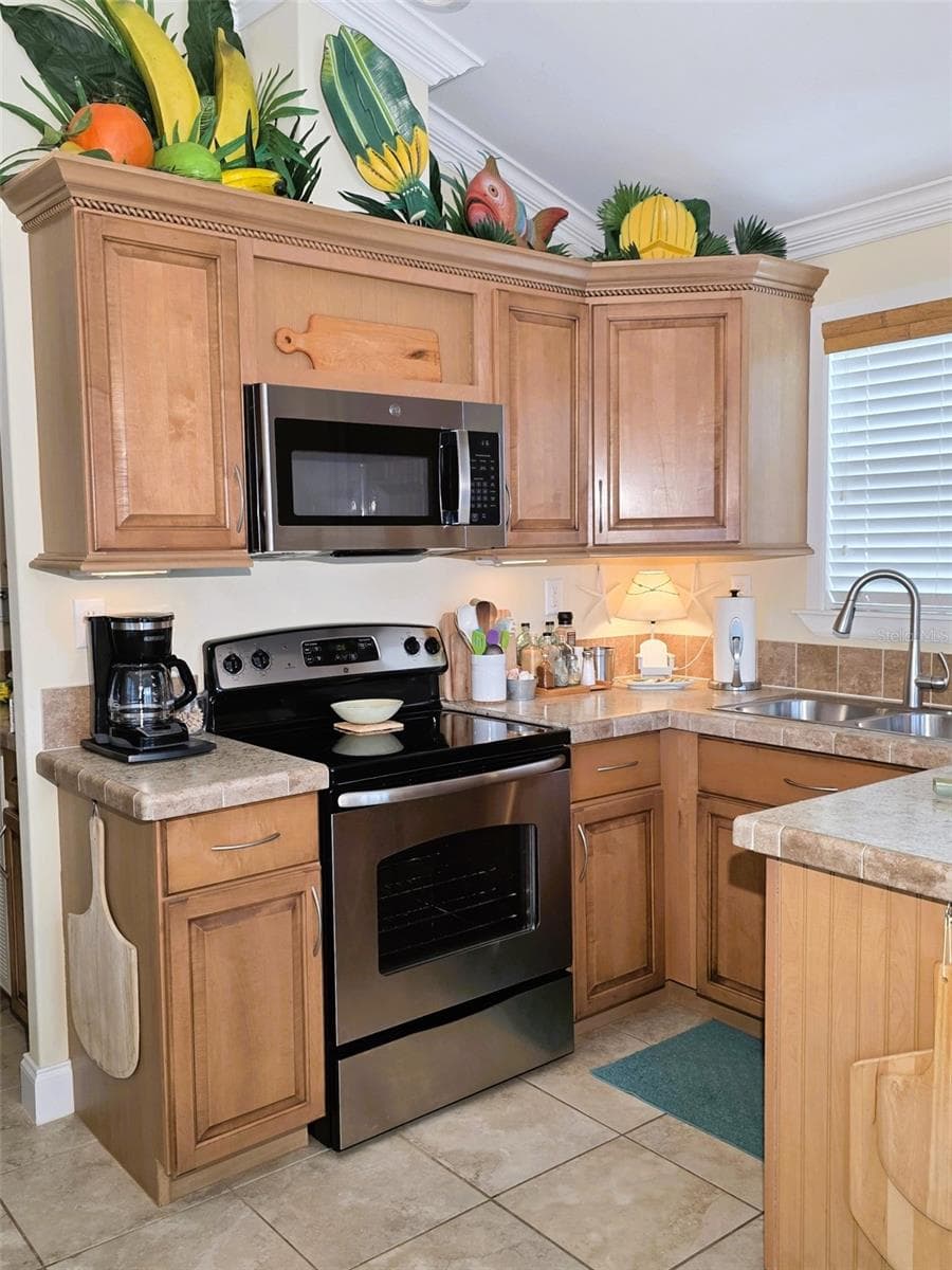 Manufactured Home at 20300 LEONARD - LOT 33, LUTZ, photo 15 of 59