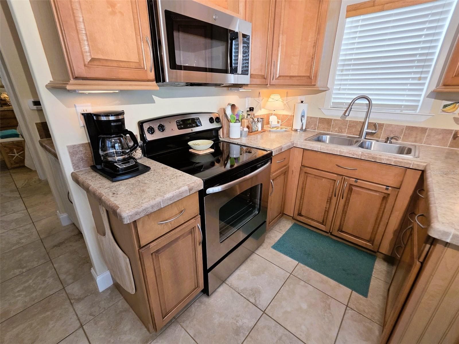 Manufactured Home at 20300 LEONARD - LOT 33, LUTZ, photo 16 of 59