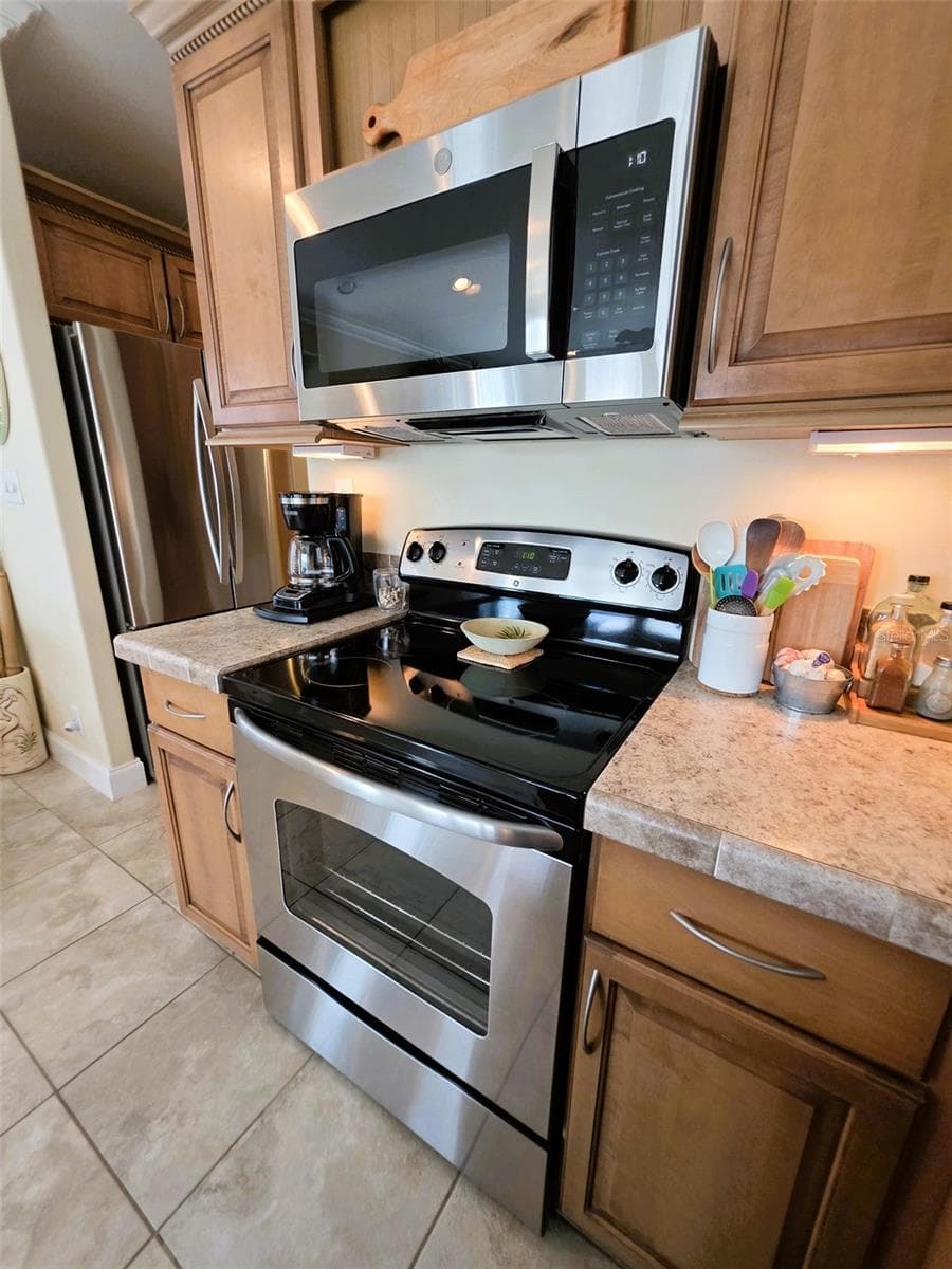 Manufactured Home at 20300 LEONARD - LOT 33, LUTZ, photo 18 of 59