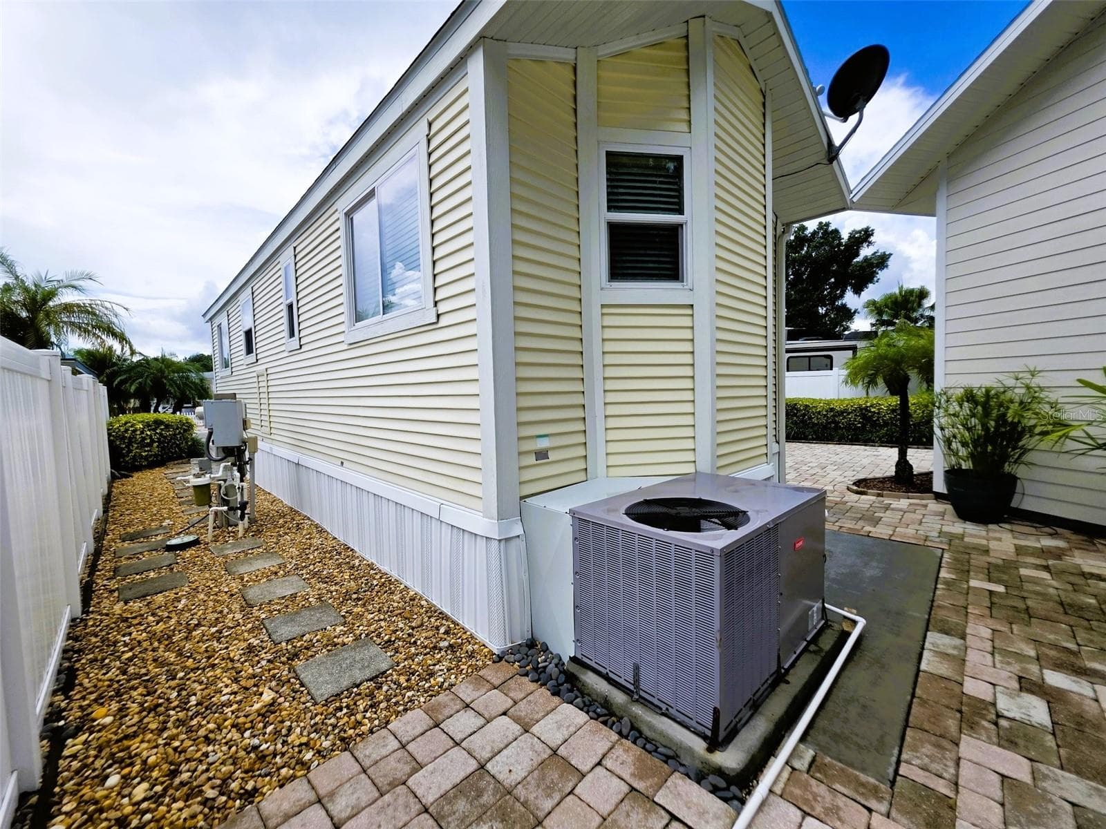 Manufactured Home at 20300 LEONARD - LOT 33, LUTZ, photo 54 of 59