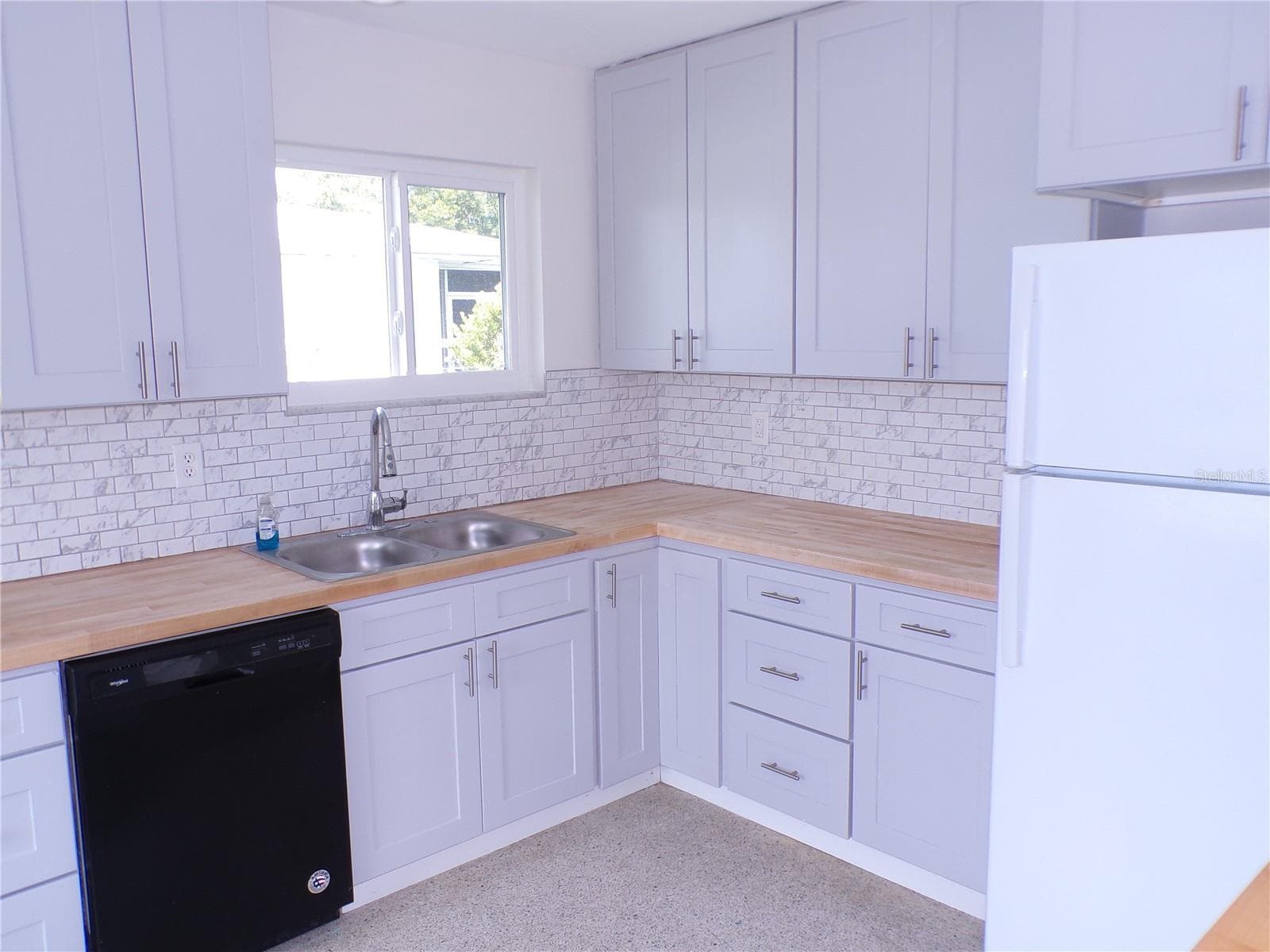 Kitchen - 2185 EASY ST, PORT CHARLOTTE