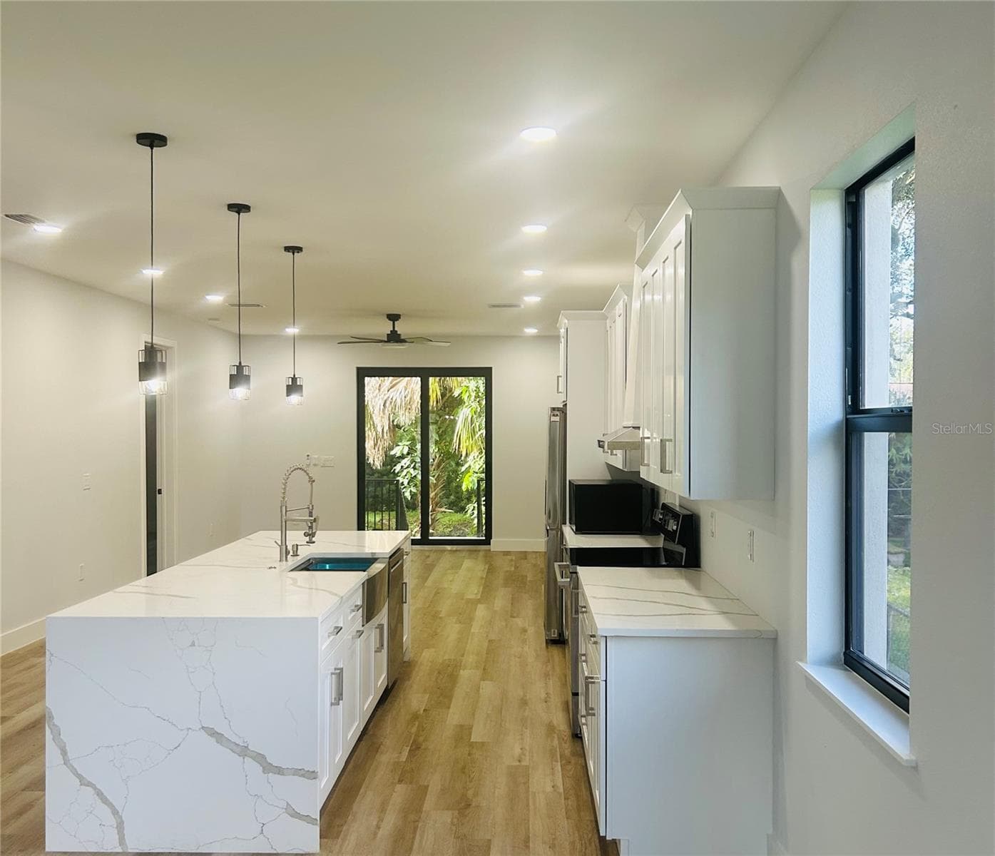 Single Family Residence at 2122 BIRD ST., TAMPA, photo 8 of 16