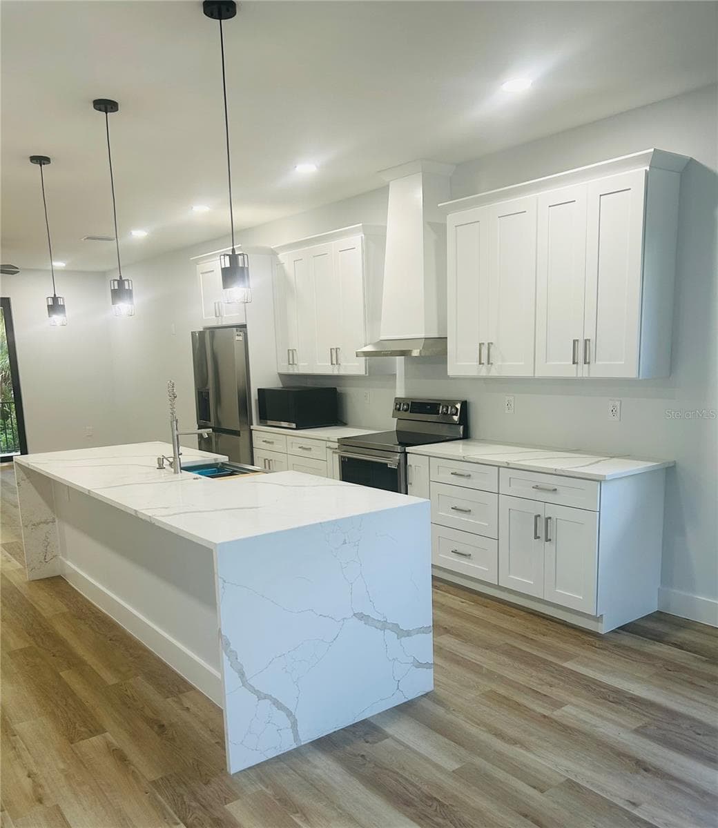 Single Family Residence at 2122 BIRD ST., TAMPA, photo 12 of 16