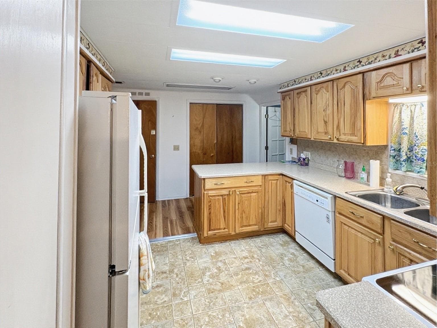 Manufactured Home at 21 N BOBWHITE RD, WILDWOOD, photo 12 of 32