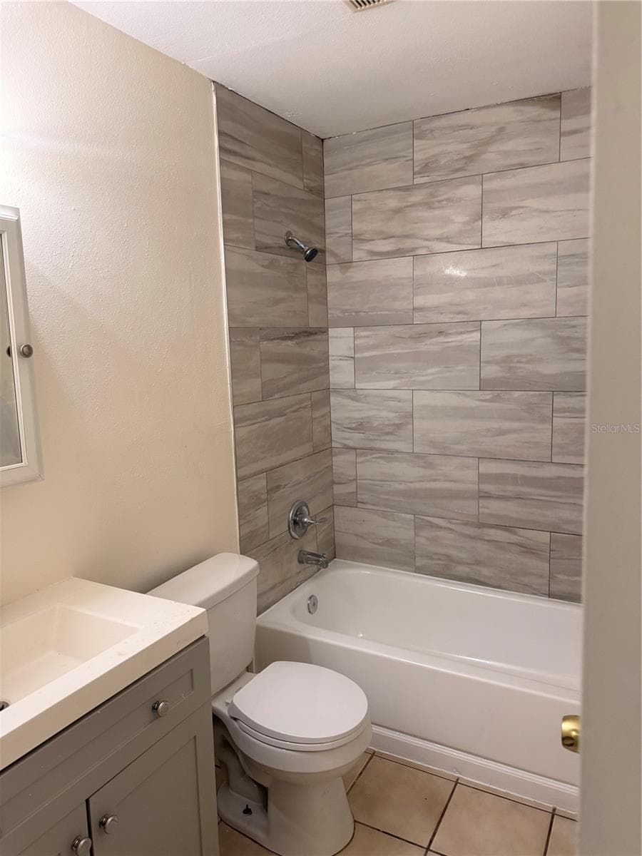 Half Duplex at 9406 N HARTTS DR #A, TAMPA, photo 22 of 24
