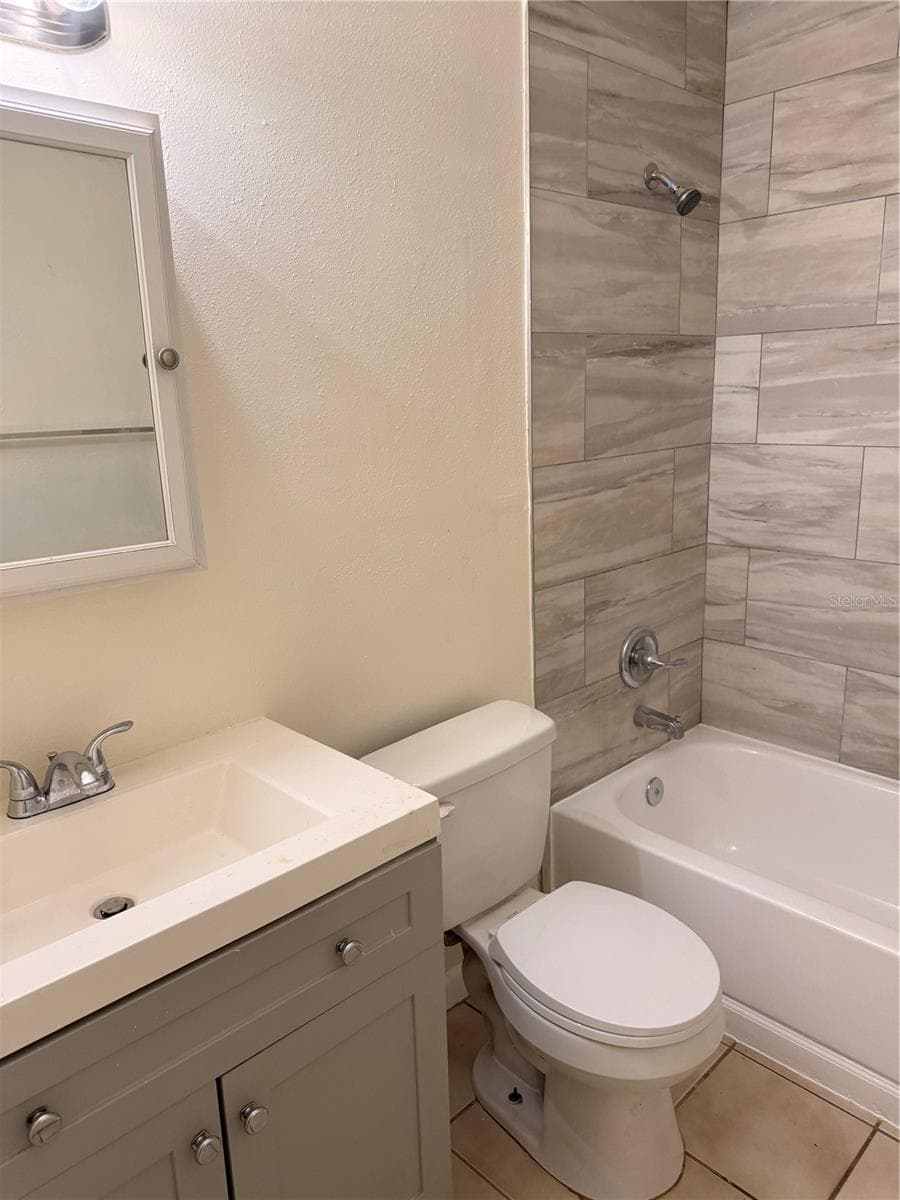 Half Duplex at 9406 N HARTTS DR #A, TAMPA, photo 23 of 24