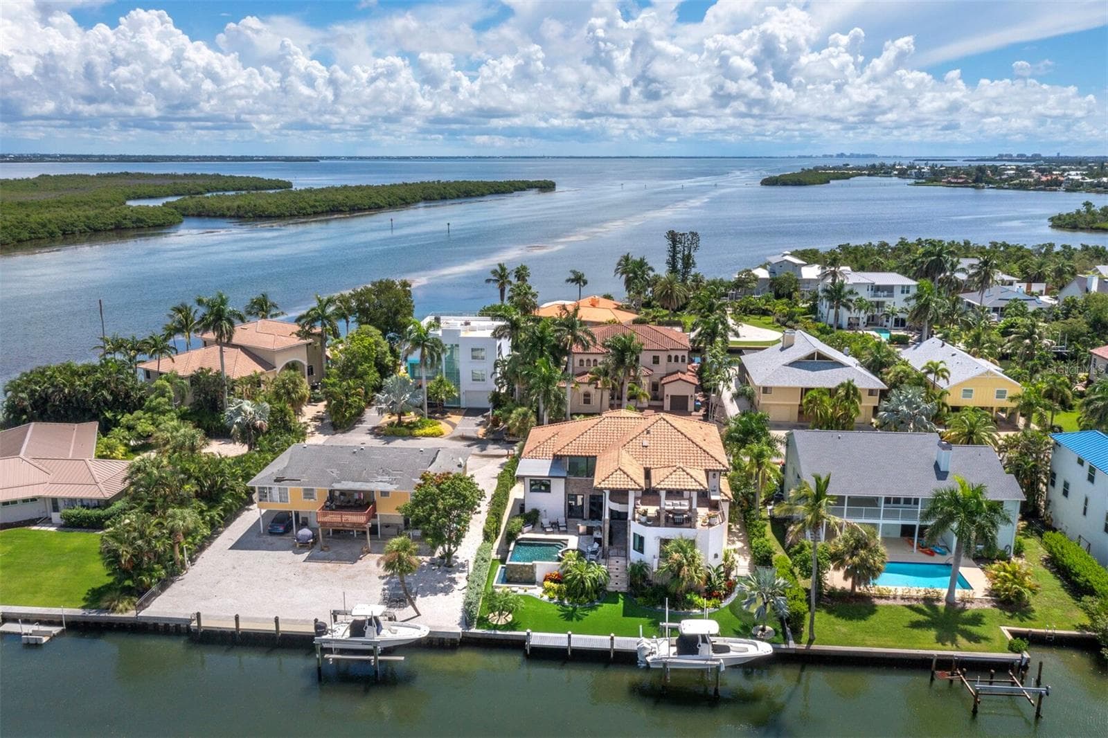 Single Family Residence at 795 MARBURY LN, LONGBOAT KEY, photo 3 of 80