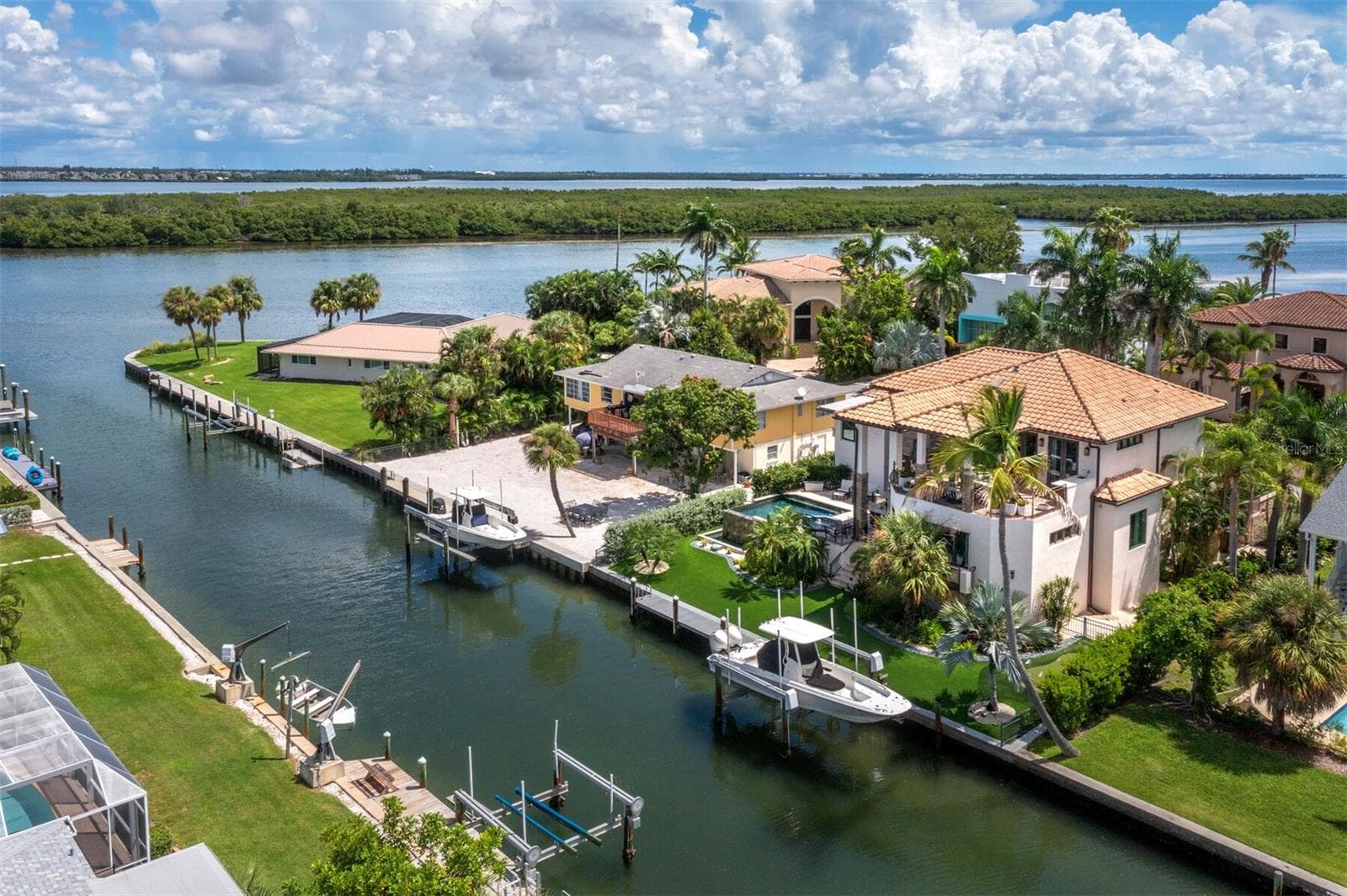 Single Family Residence at 795 MARBURY LN, LONGBOAT KEY, photo 13 of 80