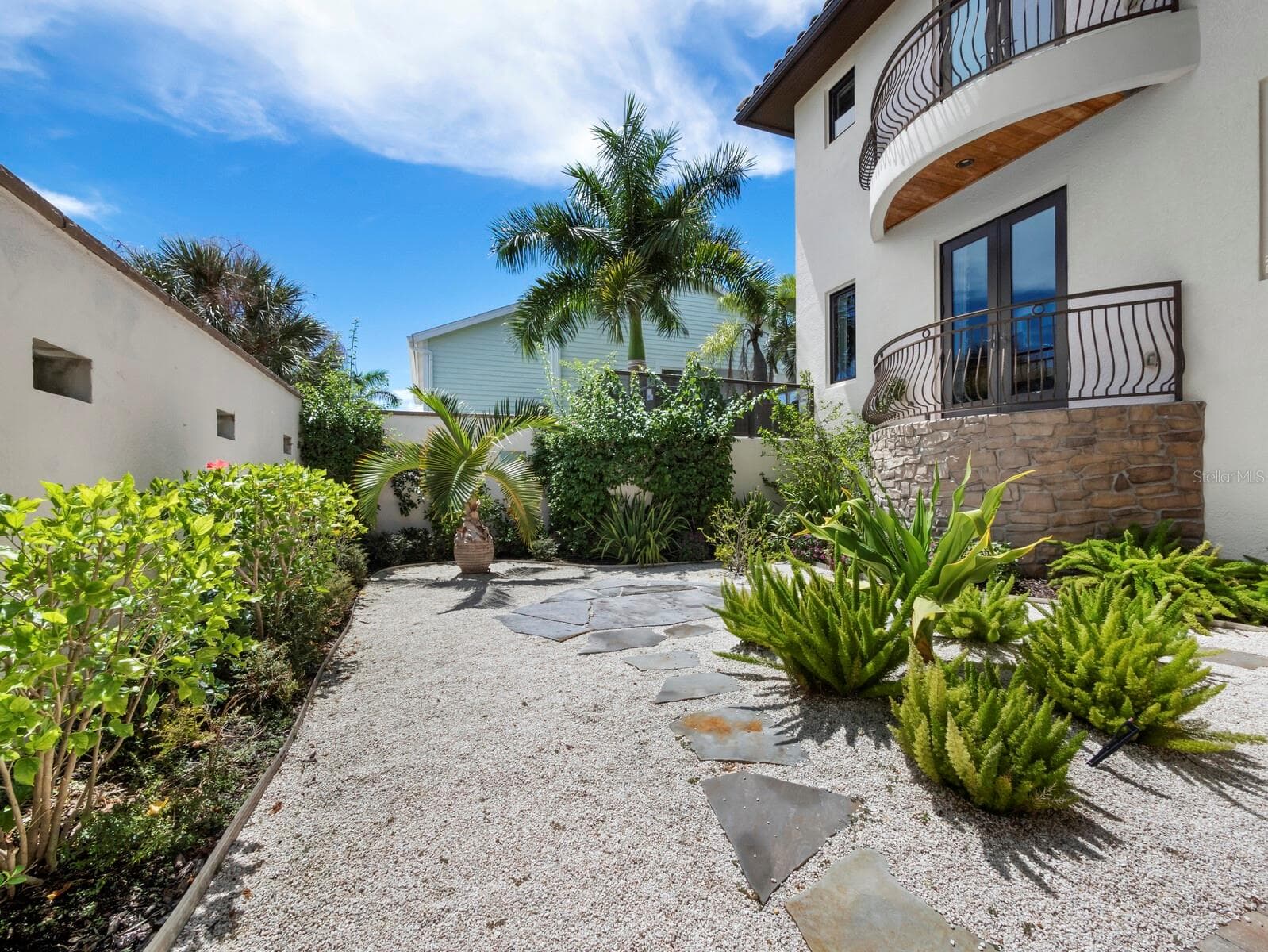 Single Family Residence at 795 MARBURY LN, LONGBOAT KEY, photo 15 of 80