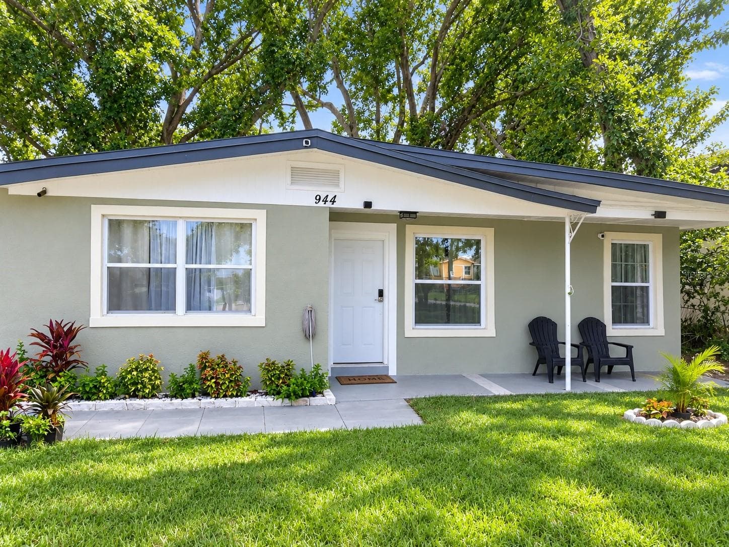 944 HIBISCUS AVE