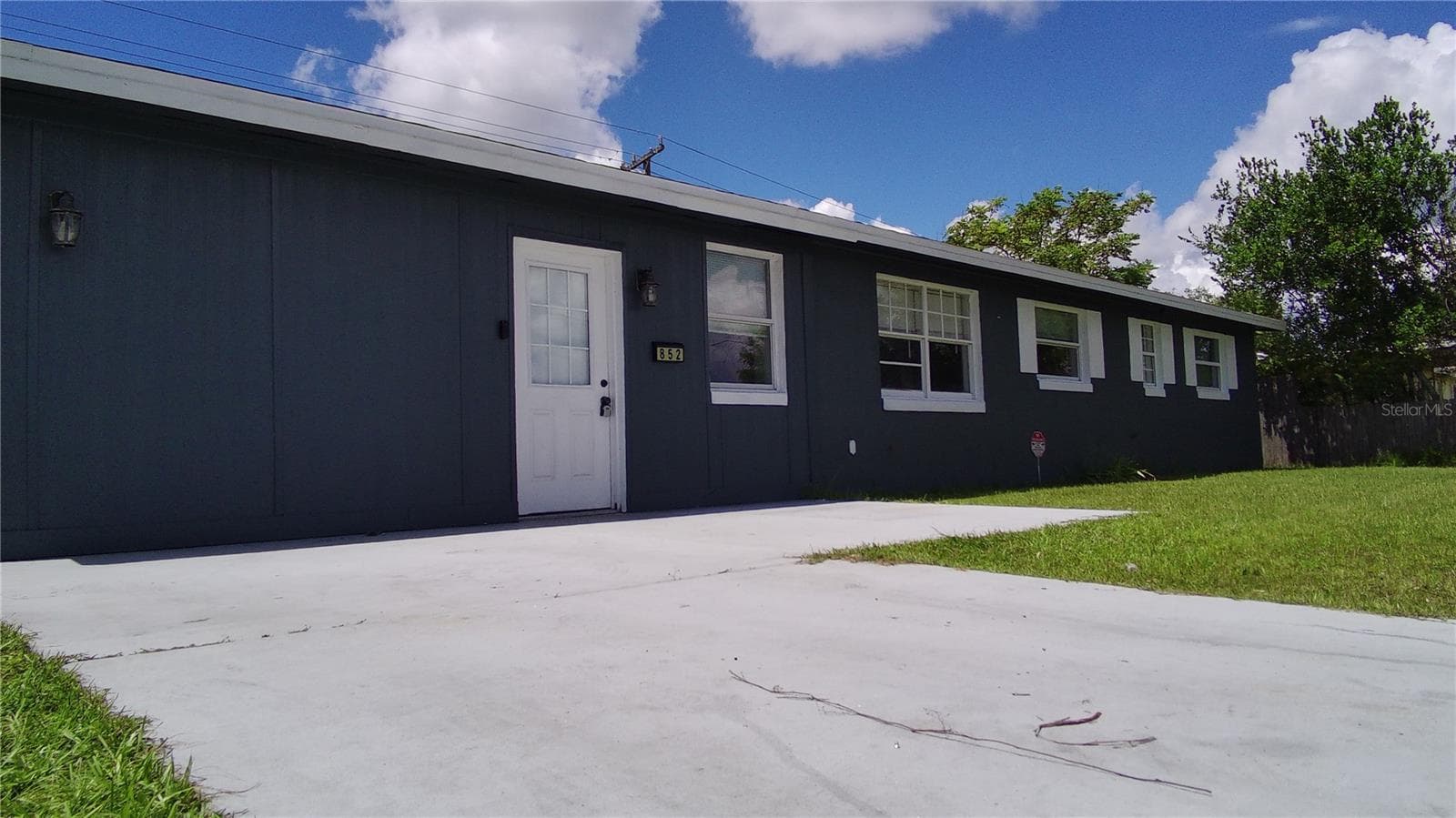 Single Family Residence at 852 DERBYSHIRE RD, DAYTONA BEACH, photo 4 of 52