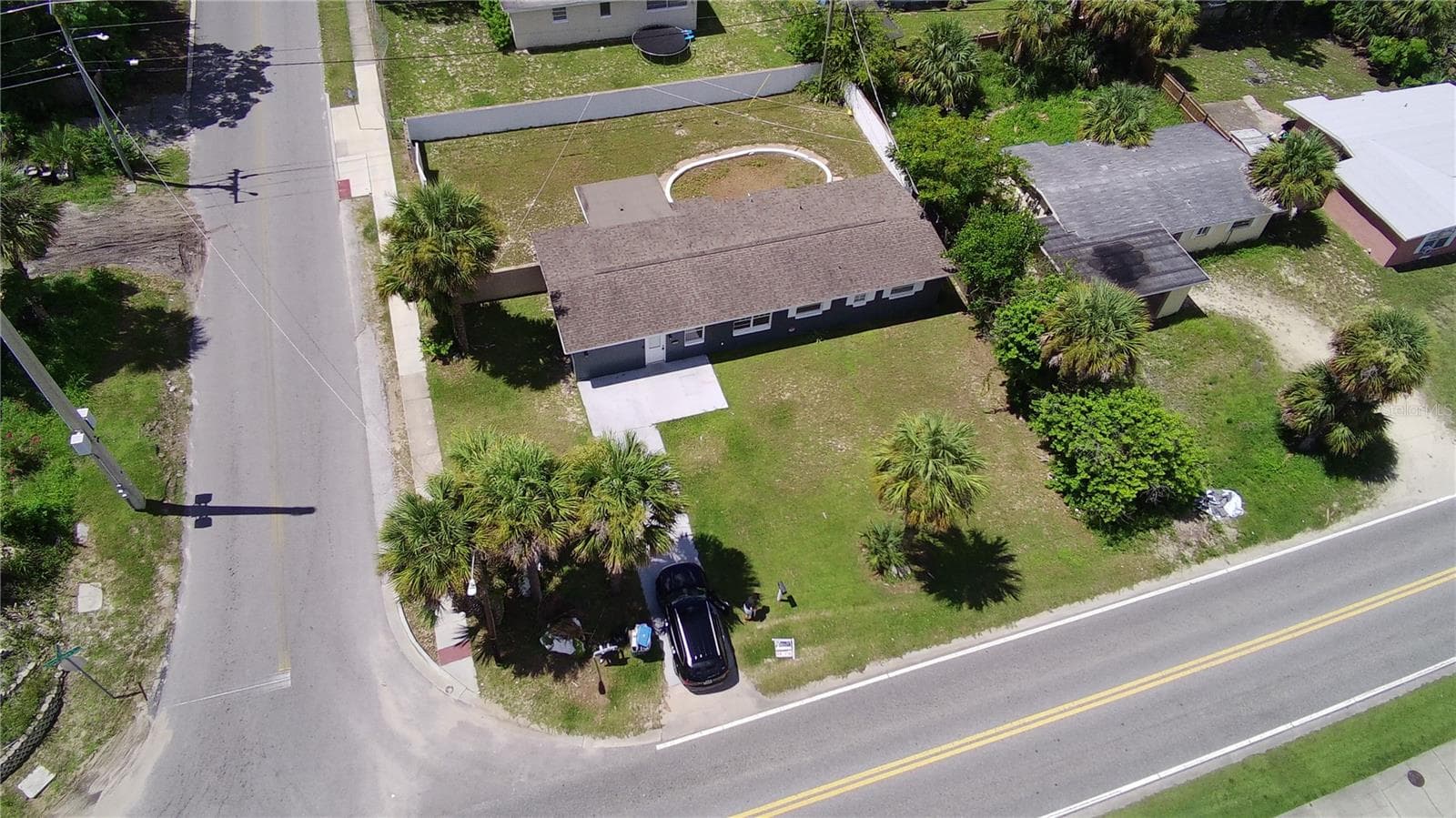 Single Family Residence at 852 DERBYSHIRE RD, DAYTONA BEACH, photo 10 of 52