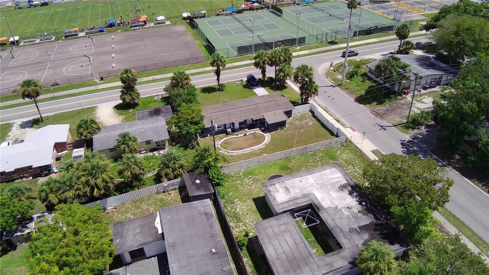 Single Family Residence at 852 DERBYSHIRE RD, DAYTONA BEACH, photo 14 of 52