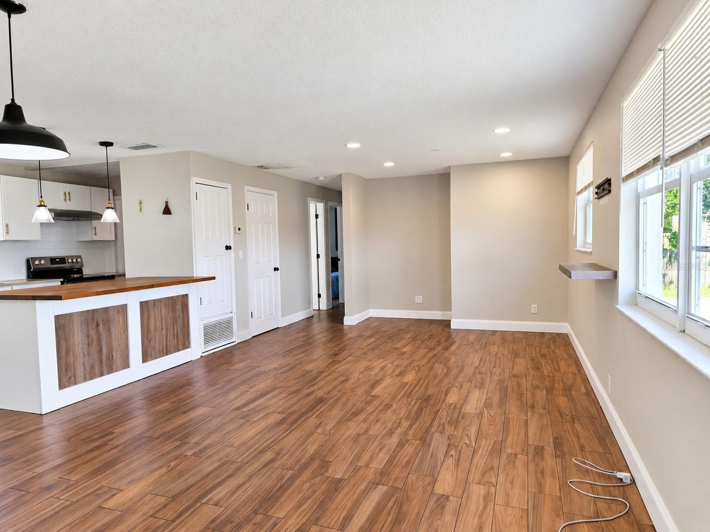 Single Family Residence at 852 DERBYSHIRE RD, DAYTONA BEACH, photo 17 of 52