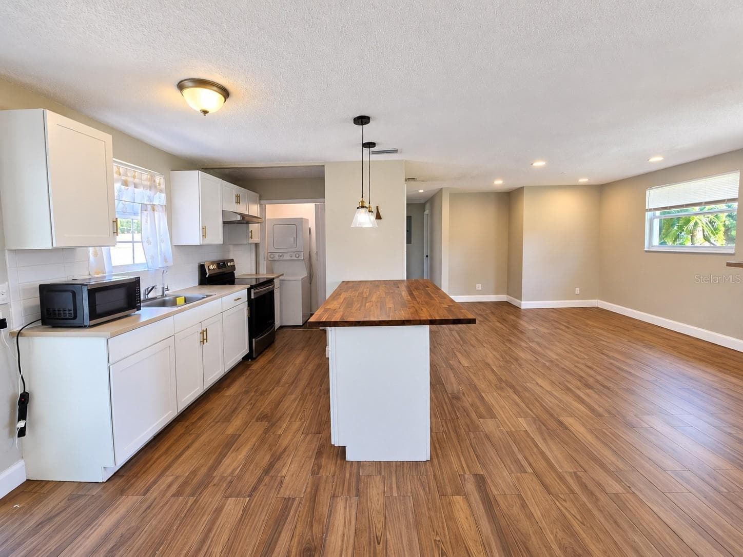 Single Family Residence at 852 DERBYSHIRE RD, DAYTONA BEACH, photo 24 of 52