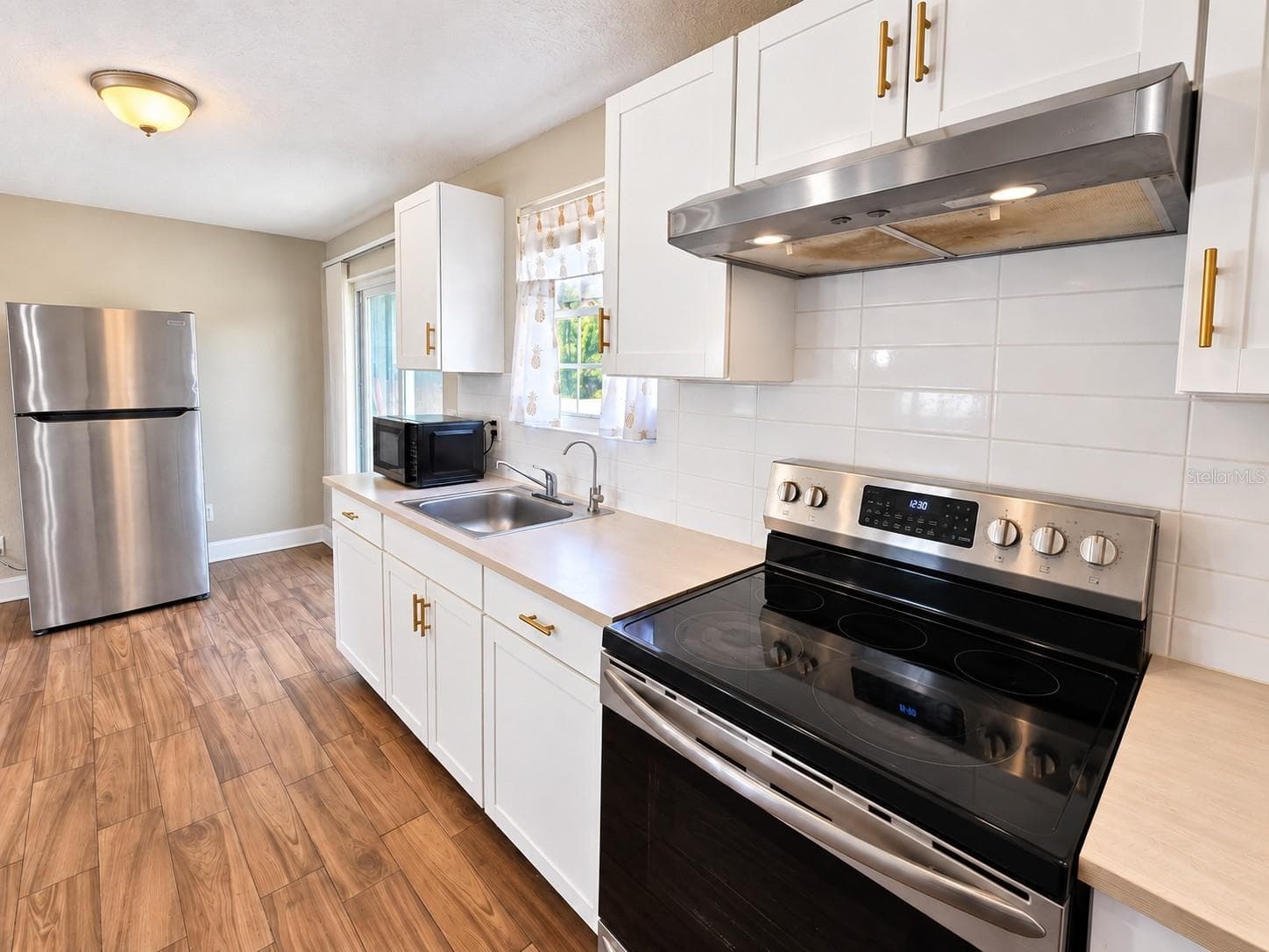 Single Family Residence at 852 DERBYSHIRE RD, DAYTONA BEACH, photo 27 of 52