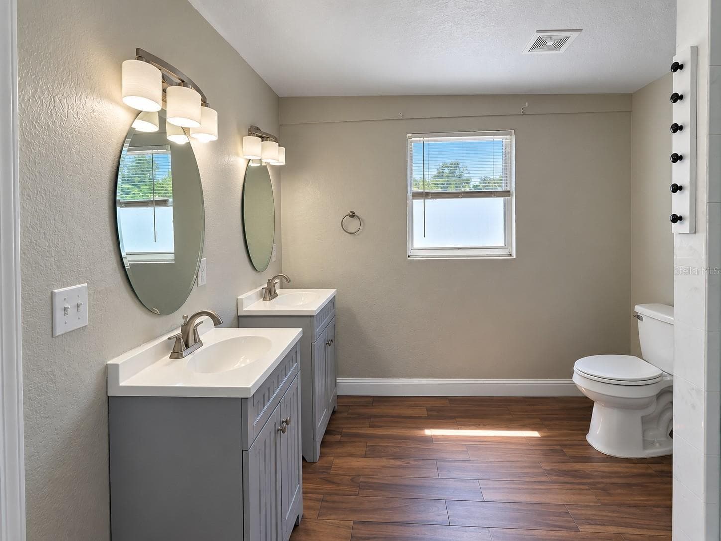 Single Family Residence at 852 DERBYSHIRE RD, DAYTONA BEACH, photo 34 of 52