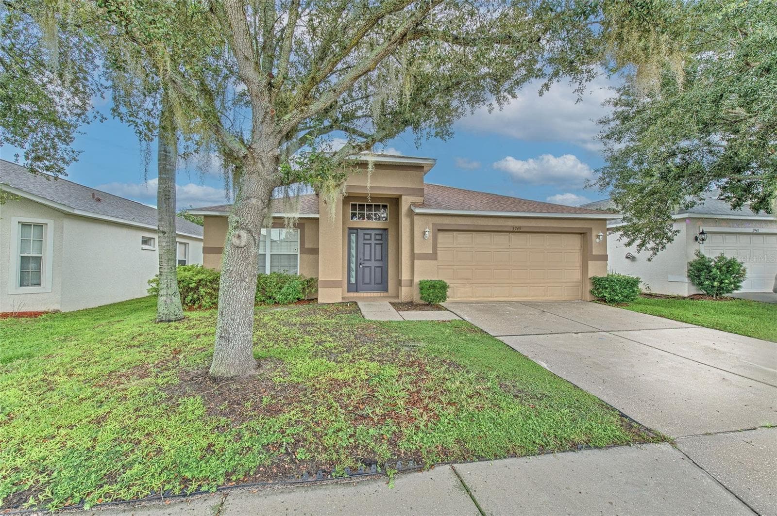 3945 HAMPTON HILLS DR