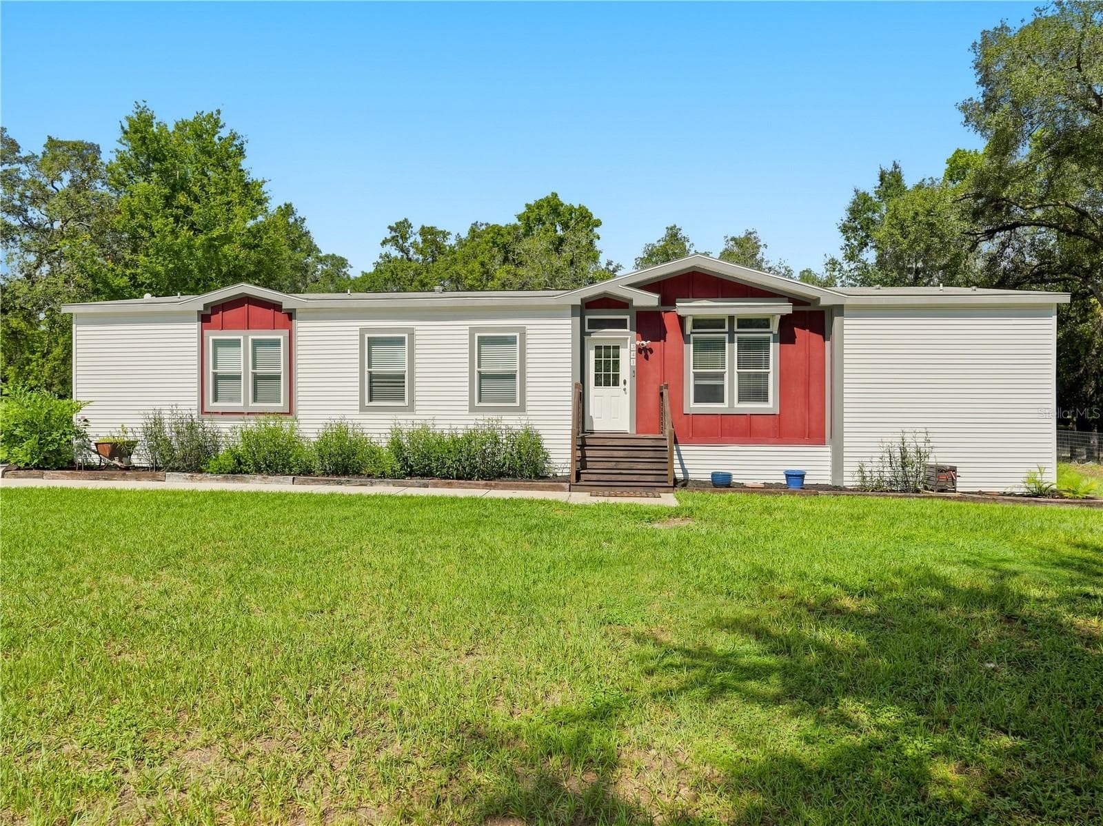 Manufactured Home at 341 SUNCOAST BLVD, SPRING HILL, photo 2 of 52