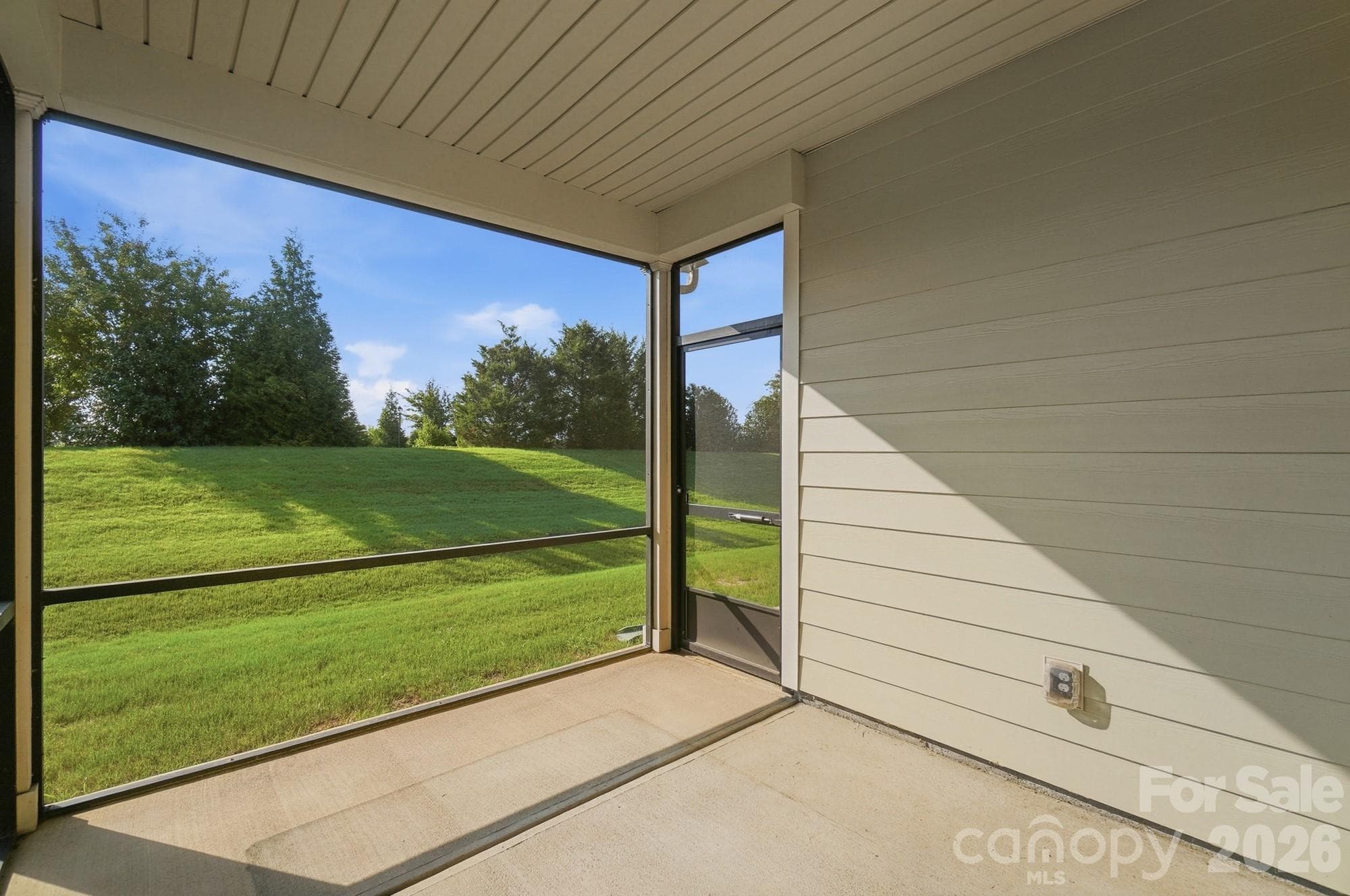Single Family Residence at 1620 Red Leaf Drive, Fort Mill, photo 33 of 42