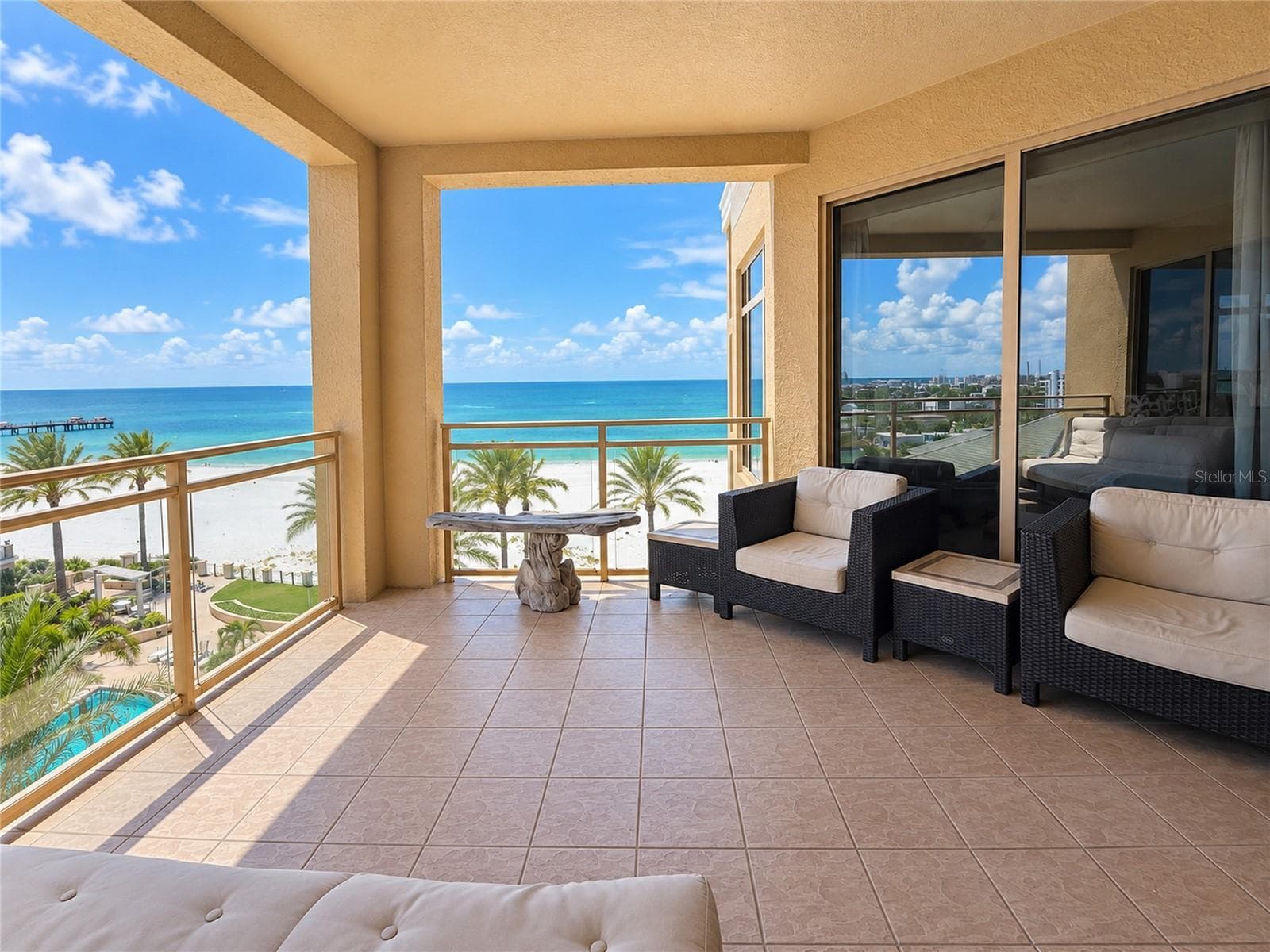 11 BAYMONT ST #807