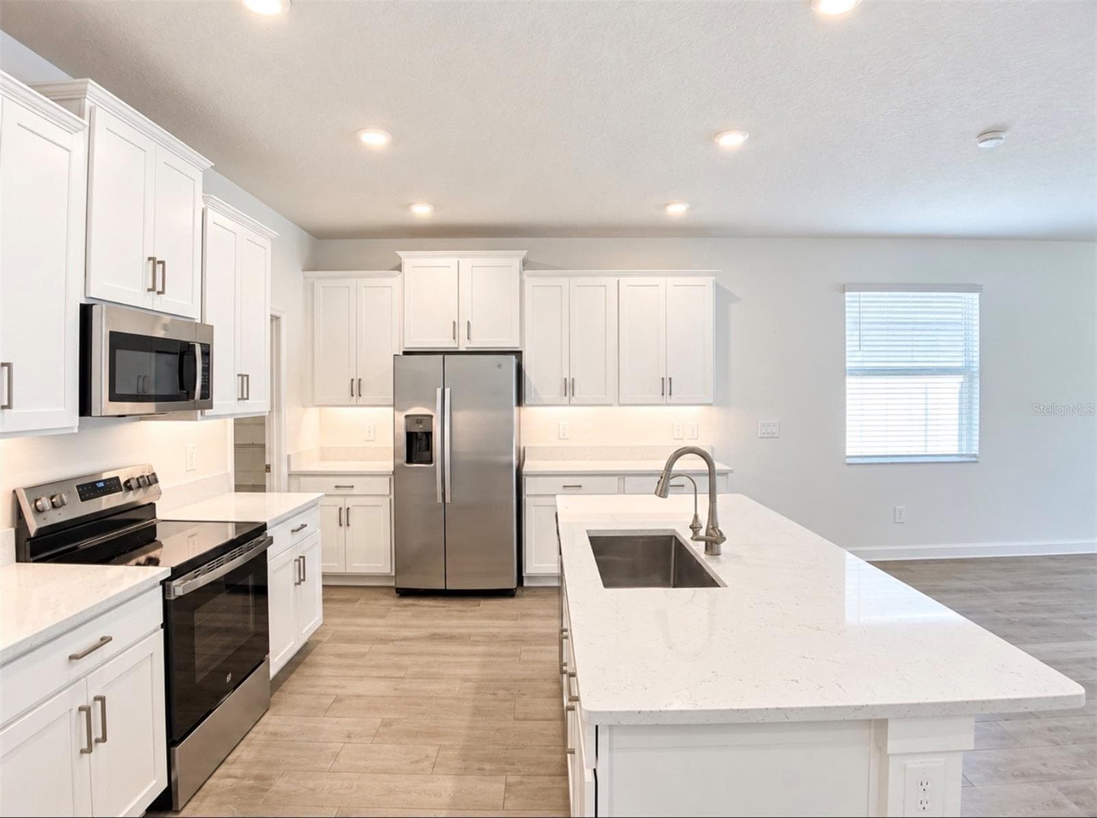 Single Family Residence at 10060 BANYAN BREEZE BLVD, LAND O LAKES, photo 12 of 41