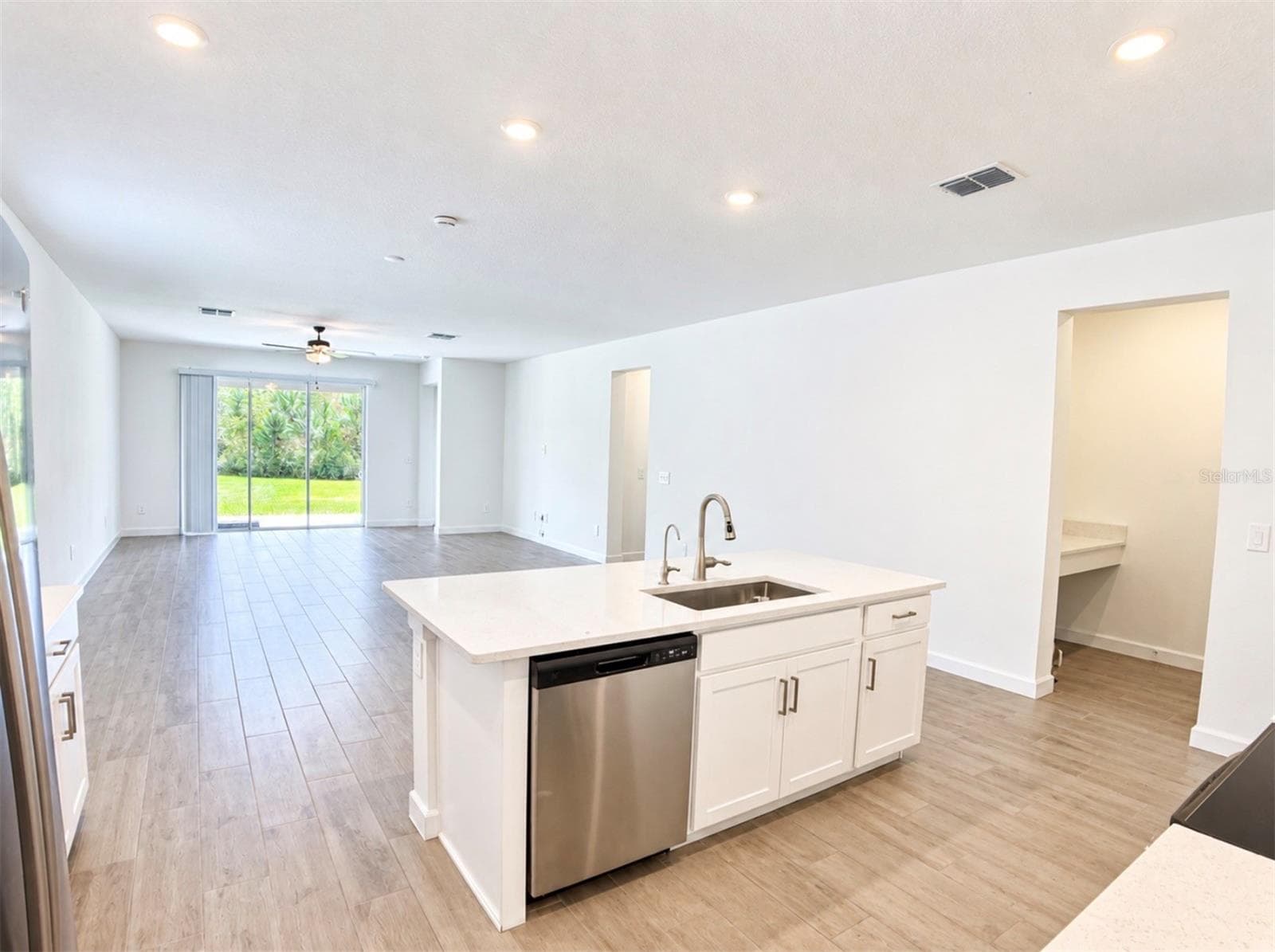 Single Family Residence at 10060 BANYAN BREEZE BLVD, LAND O LAKES, photo 15 of 41
