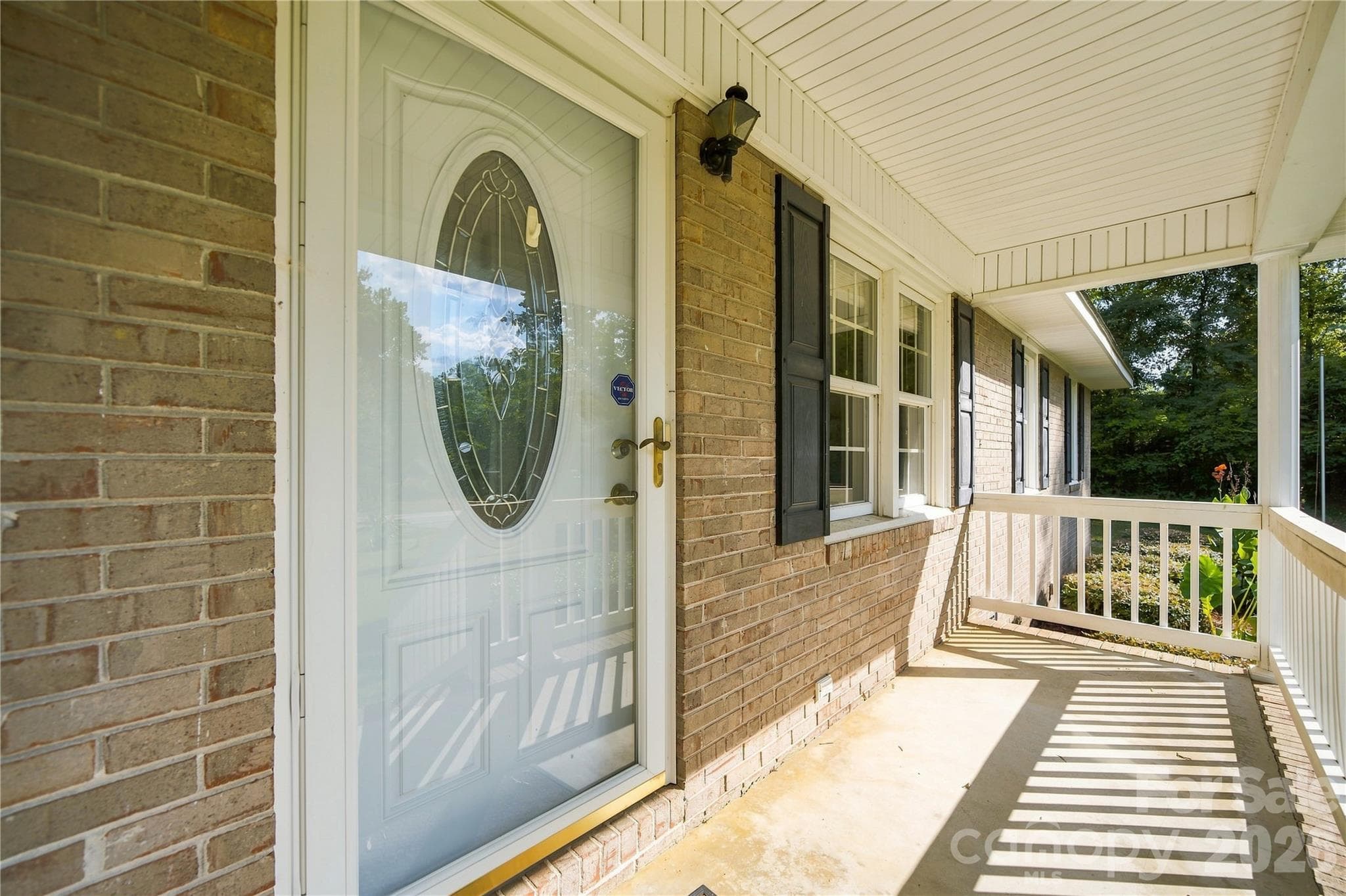 Single Family Residence at 556 Oakhaven Drive, Lancaster, photo 5 of 46