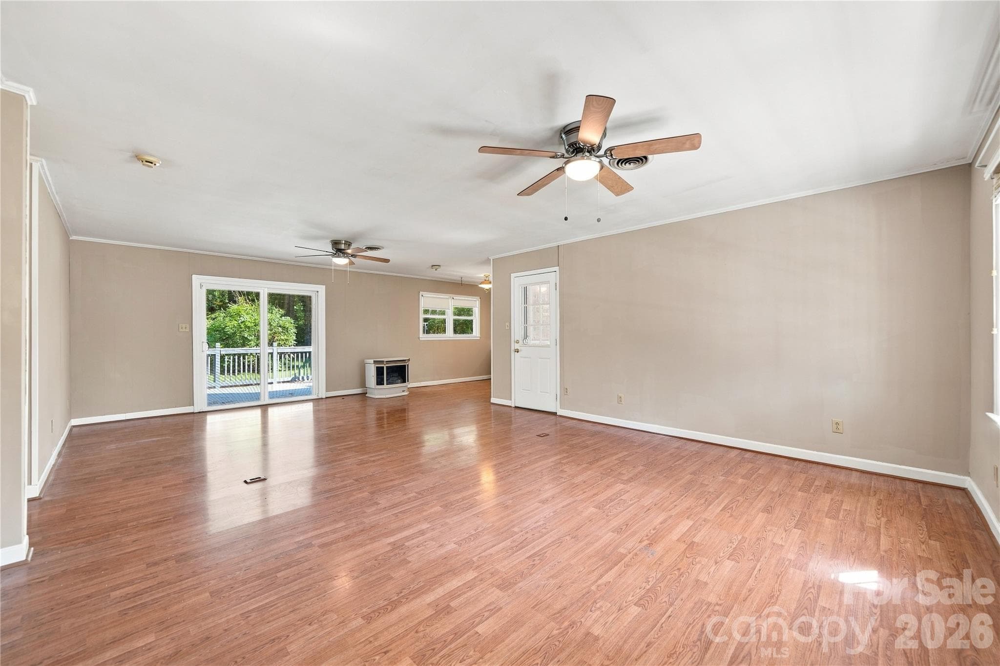 Single Family Residence at 556 Oakhaven Drive, Lancaster, photo 7 of 46