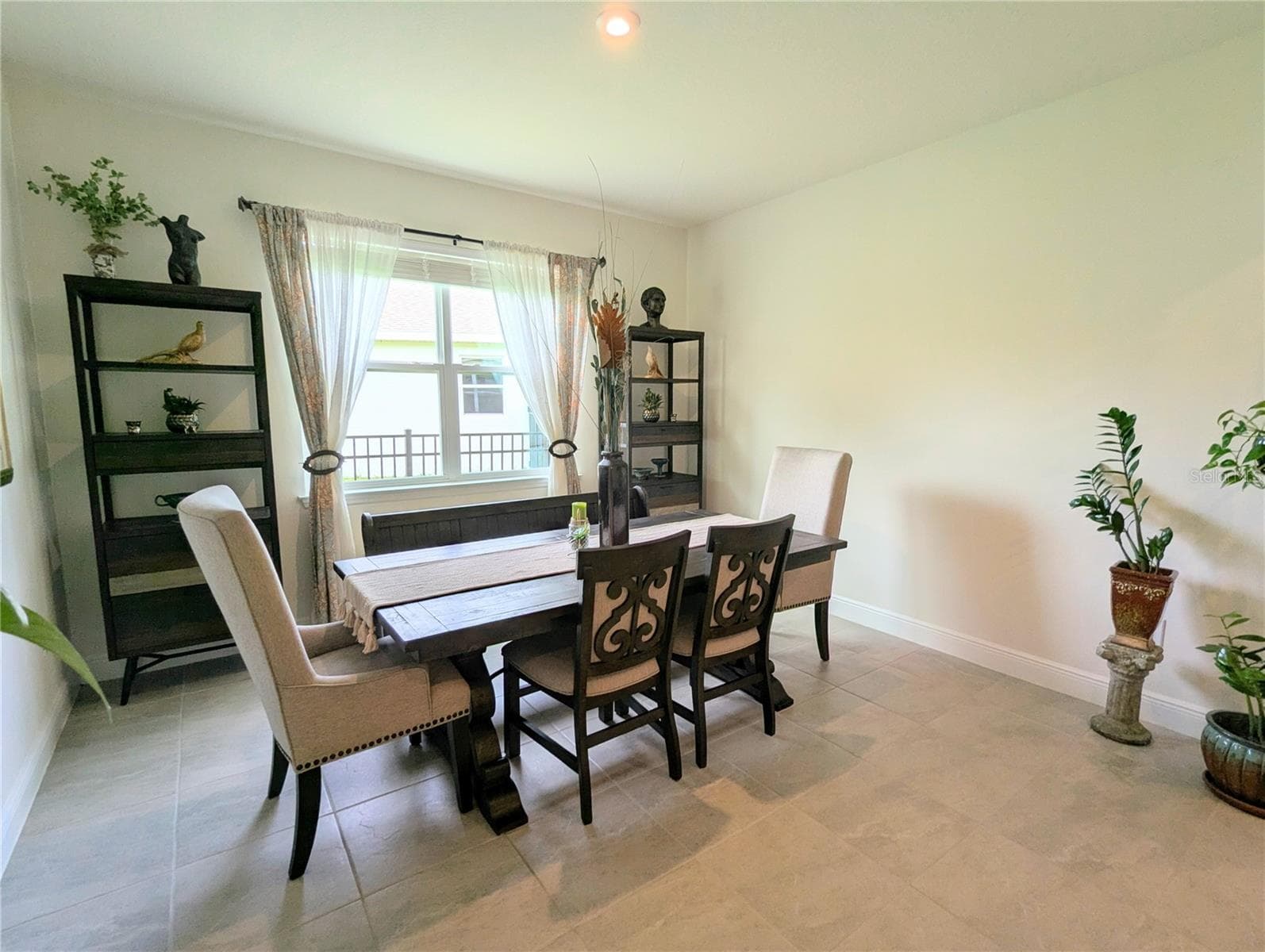 Office... or - 2333 FARNHAM DR, OCOEE