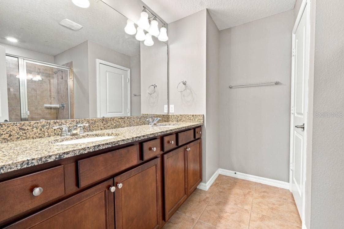 Townhouse at 1511 SWEET APPLE ST, OAKLAND, photo 15 of 42