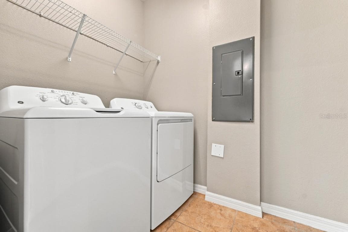 Townhouse at 1511 SWEET APPLE ST, OAKLAND, photo 33 of 42